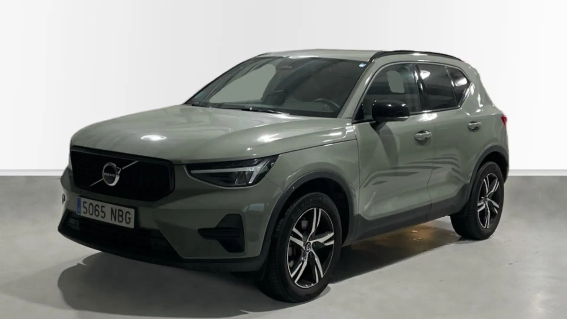 Volvo XC40 2.0 B3 PLUS DARK AUTO 5P - 1