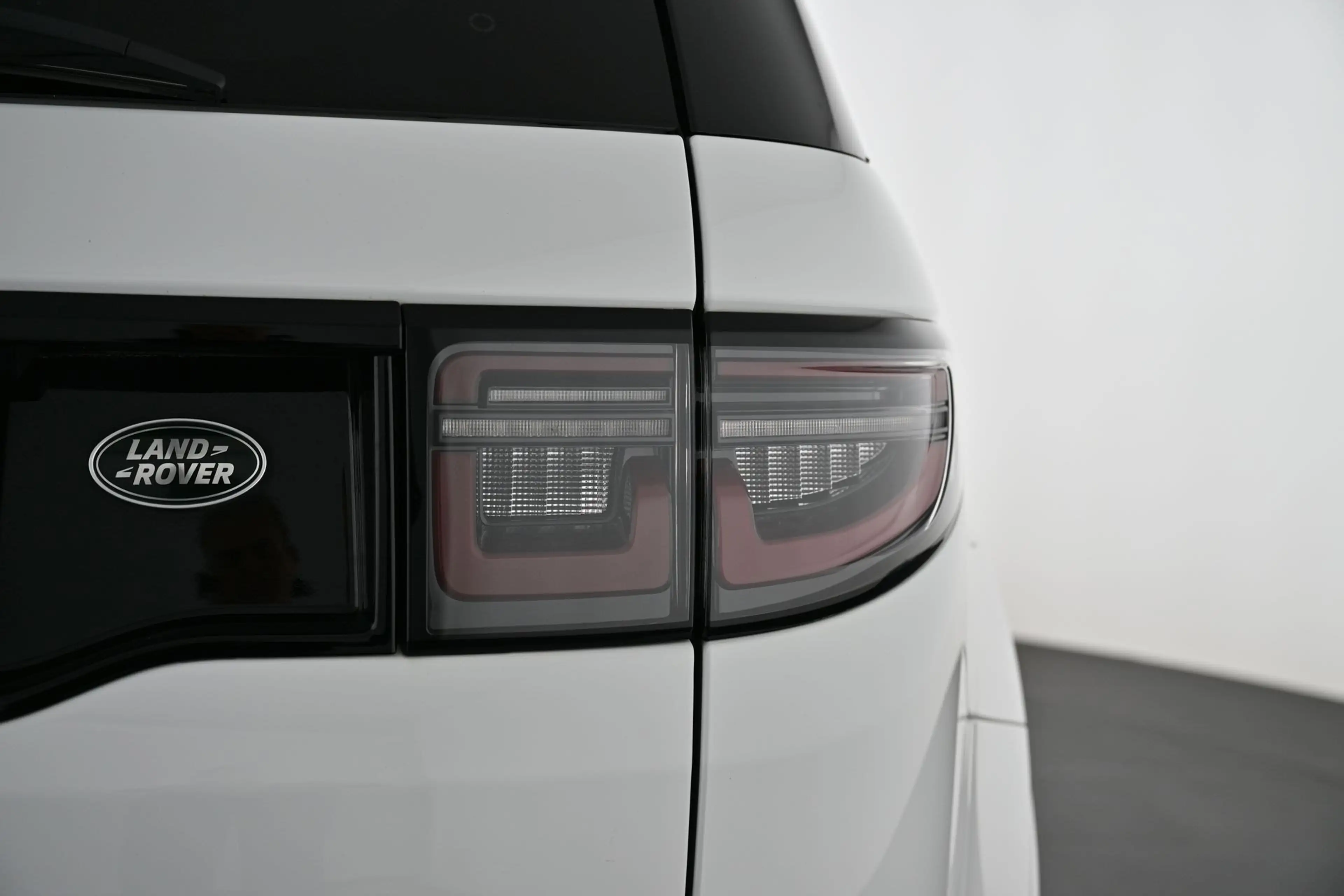 Land Rover Discovery Sport 2.0 P300e R Dynamic Pickerl NEU — photo 14