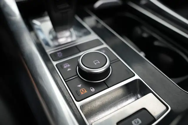 Land Rover Range Rover Sport view 23