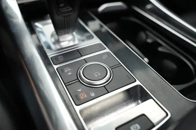 Land Rover Range Rover Sport view 22