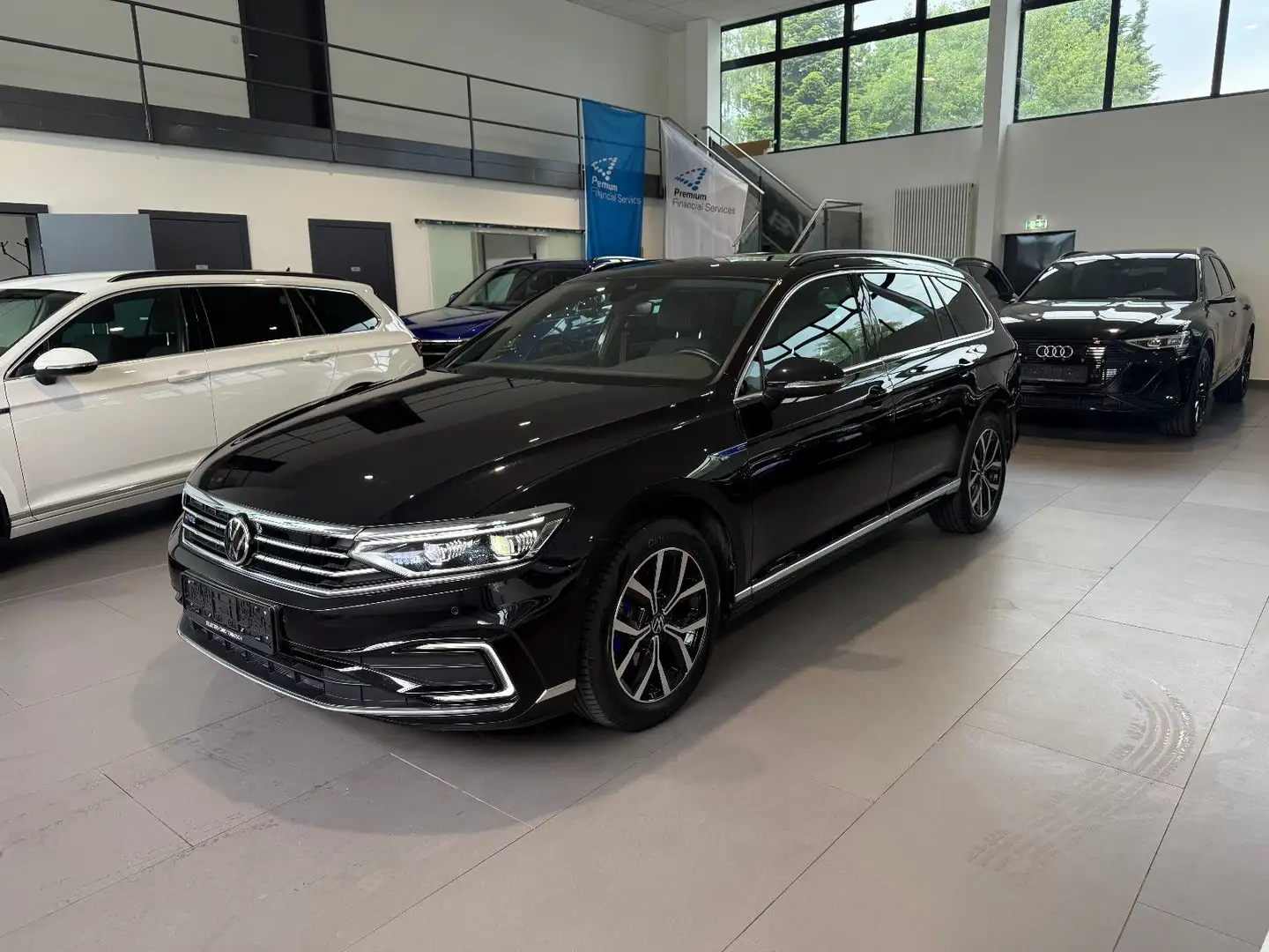 Volkswagen Passat Variant Passat GTE 1.4 TSI DSG AID/ACC/MATRIX/360°/AHK Schwarz - 1