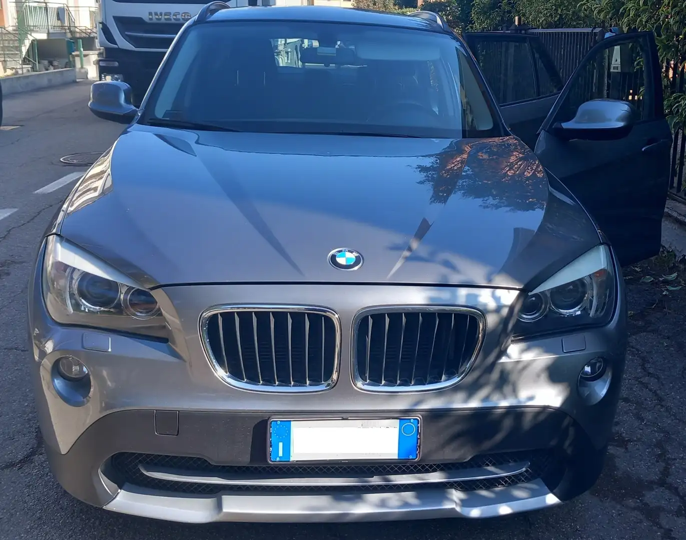 BMW X1 X1 sdrive18d Futura Marrone - 2