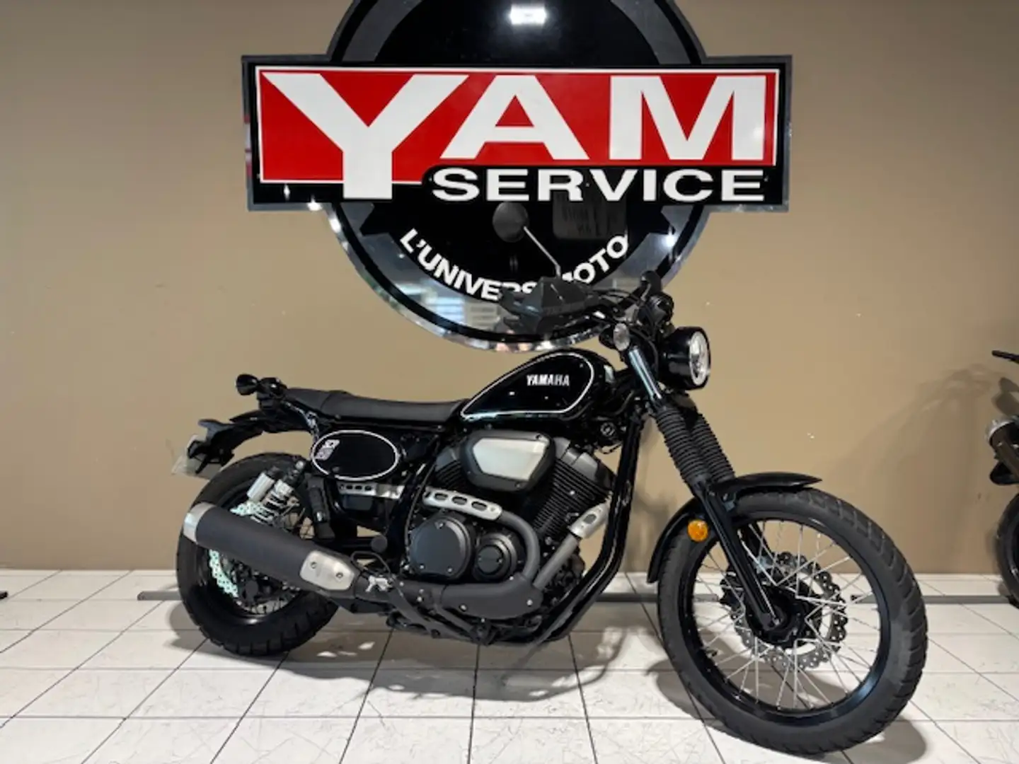 Yamaha SCR 950 Black - 2