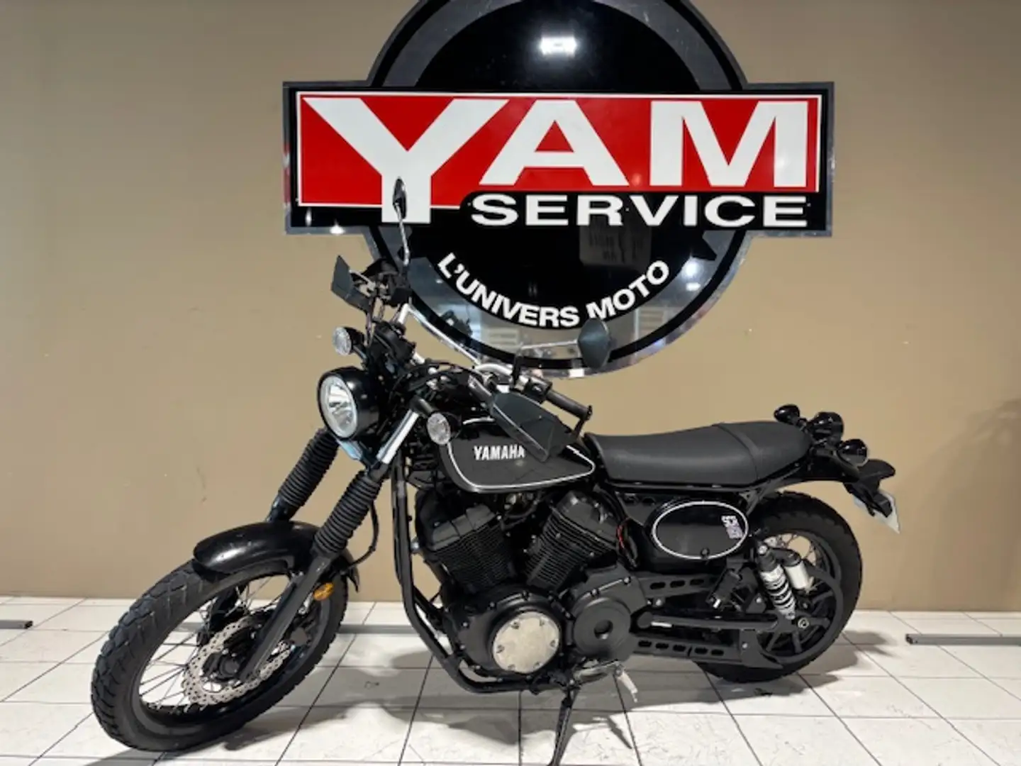 Yamaha SCR 950 Black - 1