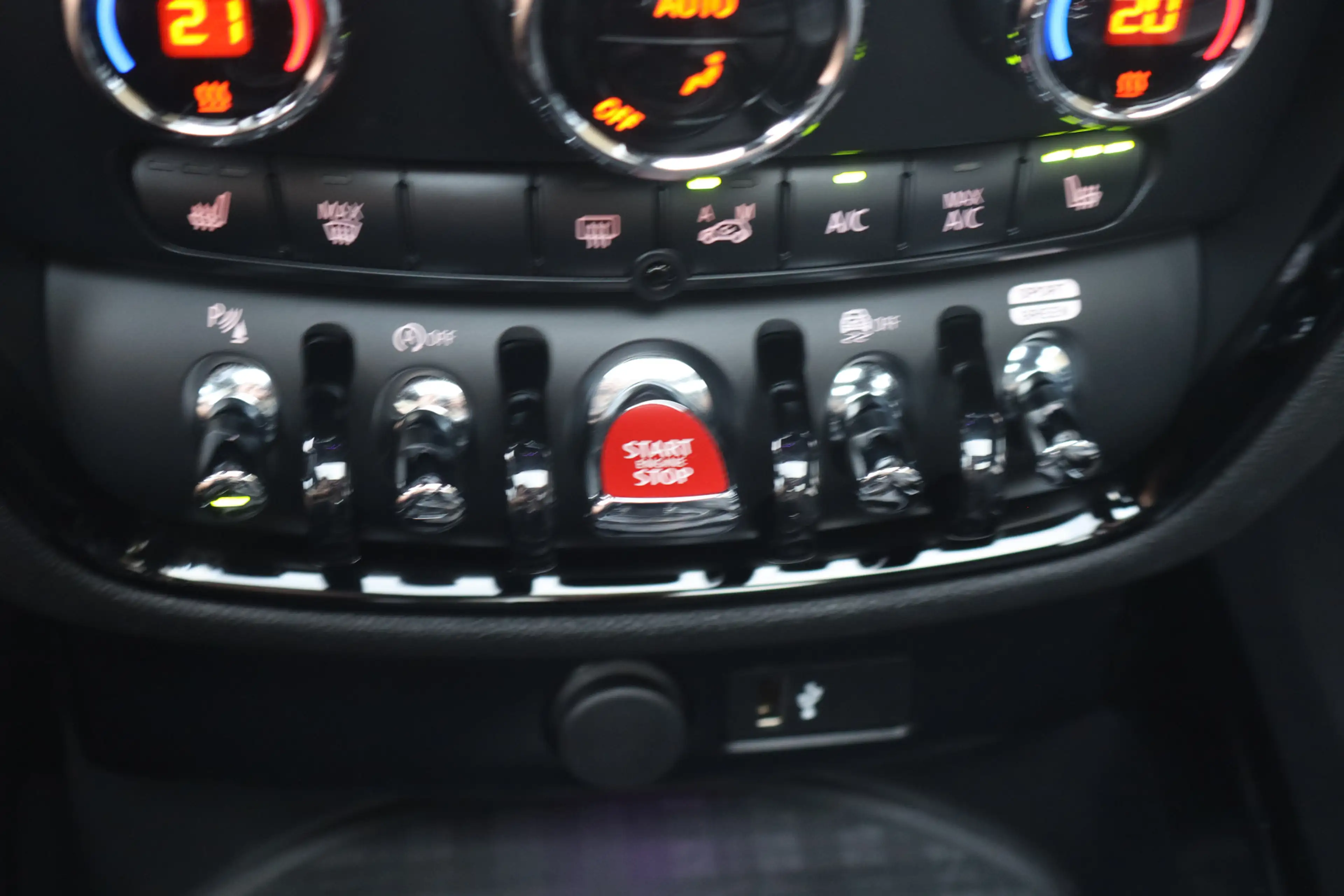 MINI Cooper Clubman 1.5 Richmond Park Edition NL-Auto!! Panoramadak I — photo 19