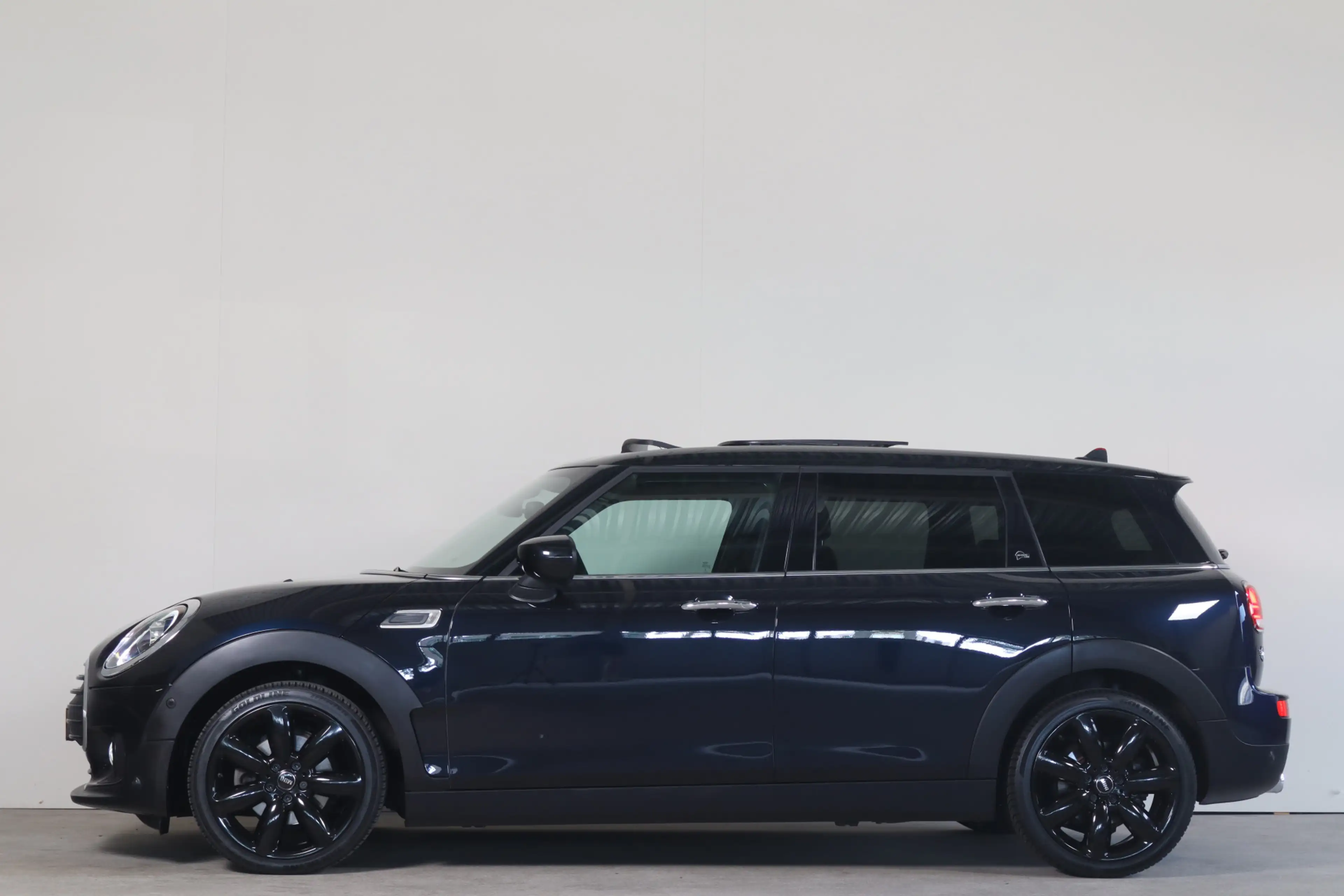 MINI Cooper Clubman 1.5 Richmond Park Edition NL-Auto!! Panoramadak I — photo 2