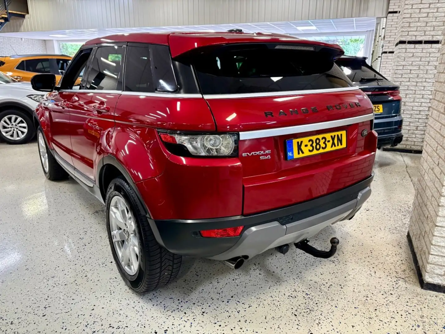Land Rover Range Rover 2.0 SI 4WD PRESTIGE Autom Navigatie PDC Trekhaak M Roşu - 2