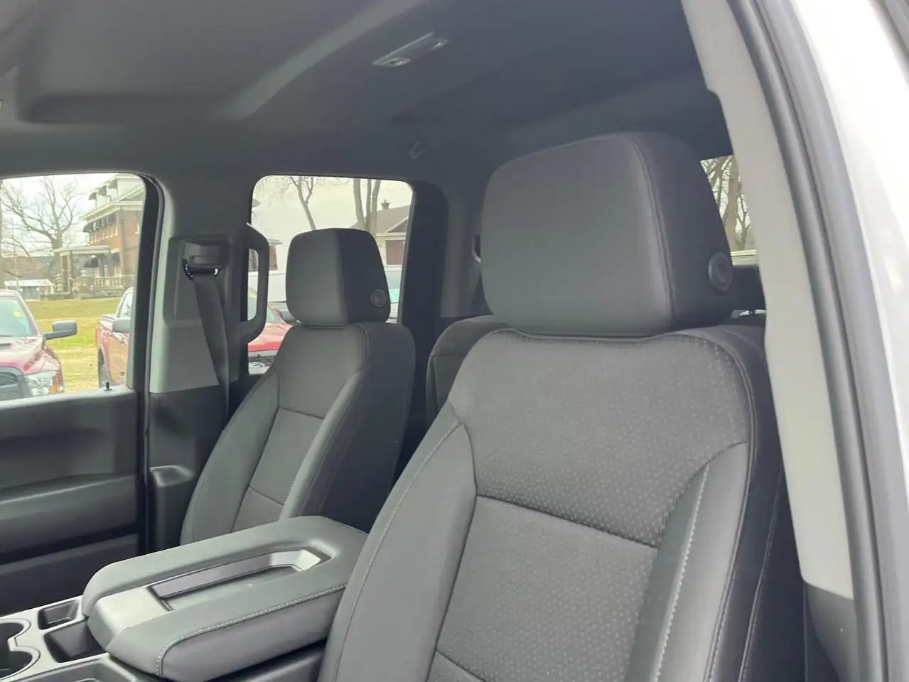 GMC Sierra 2500HD снимка GMC Sierra 2500HD