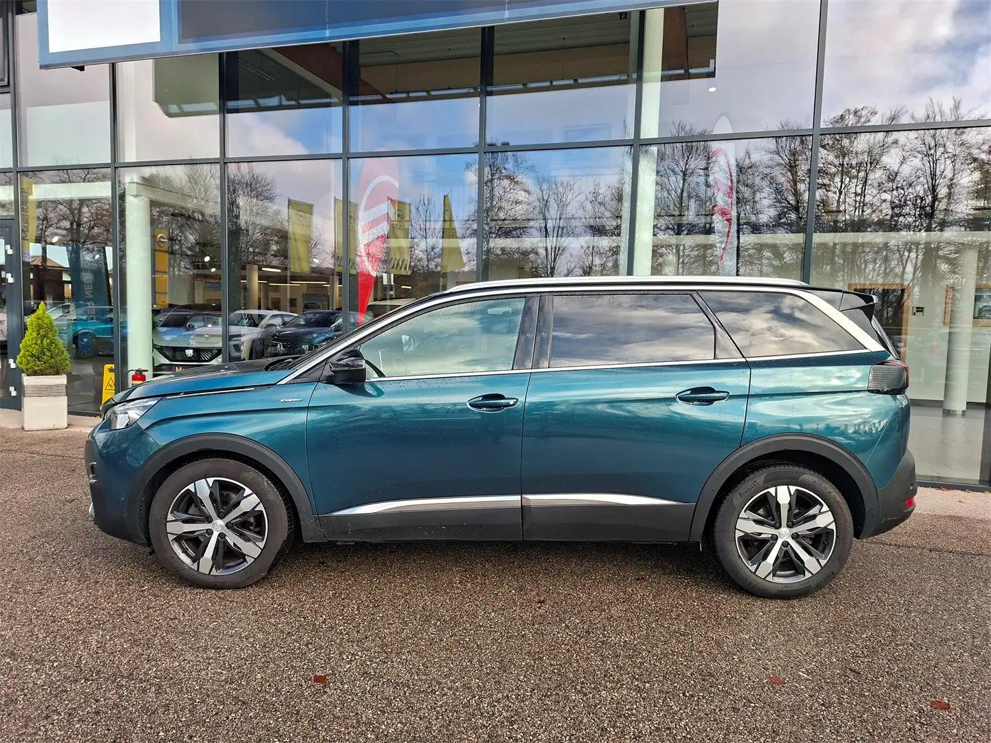 Peugeot 5008 2,0 BlueHDI 180 S&S EAT8 GT Grün - 2