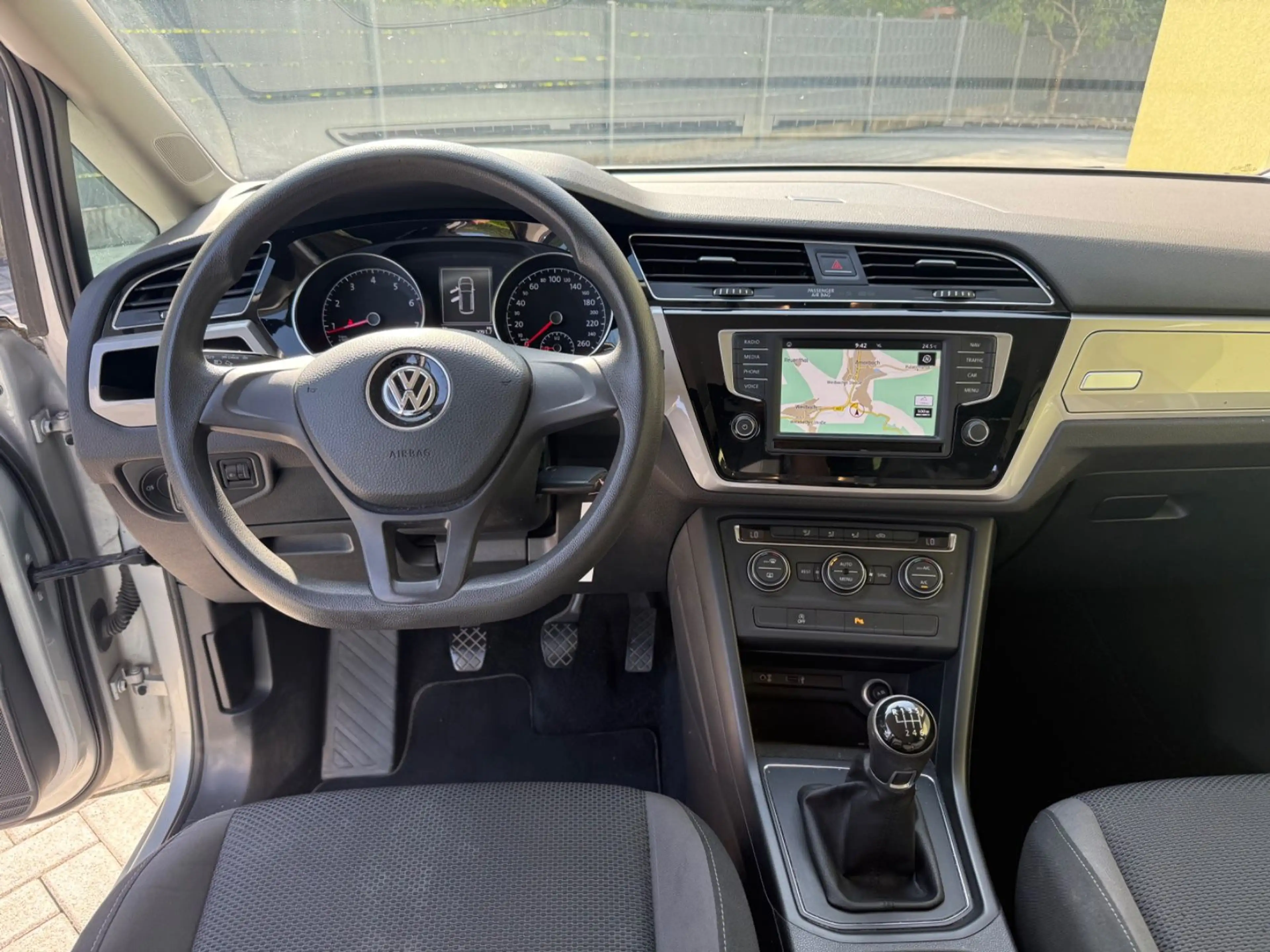 Volkswagen Touran 1.2 TSI Trendline Klima-AHK-7 Sitzer — photo 14