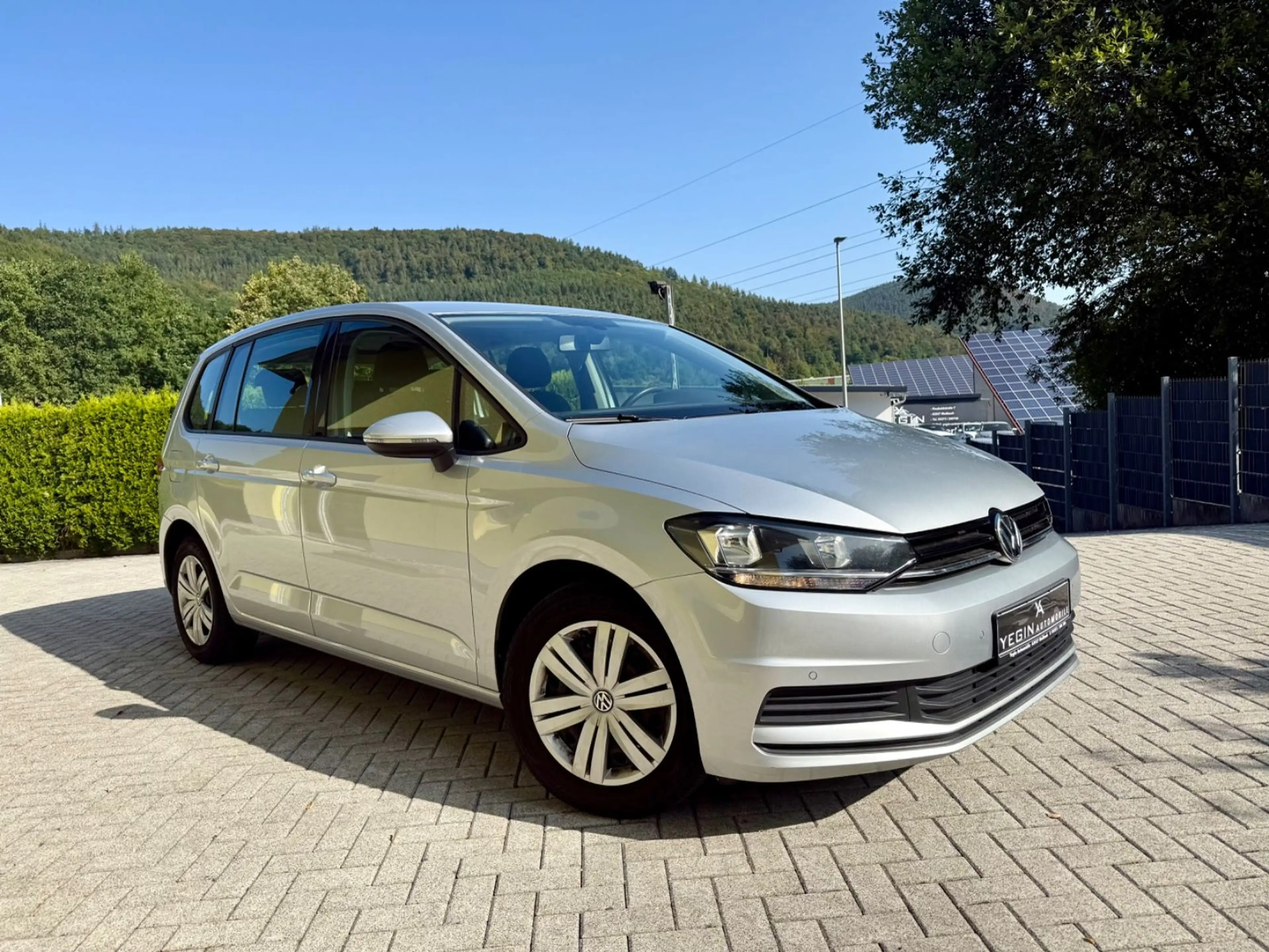 Volkswagen Touran 1.2 TSI Trendline Klima-AHK-7 Sitzer
