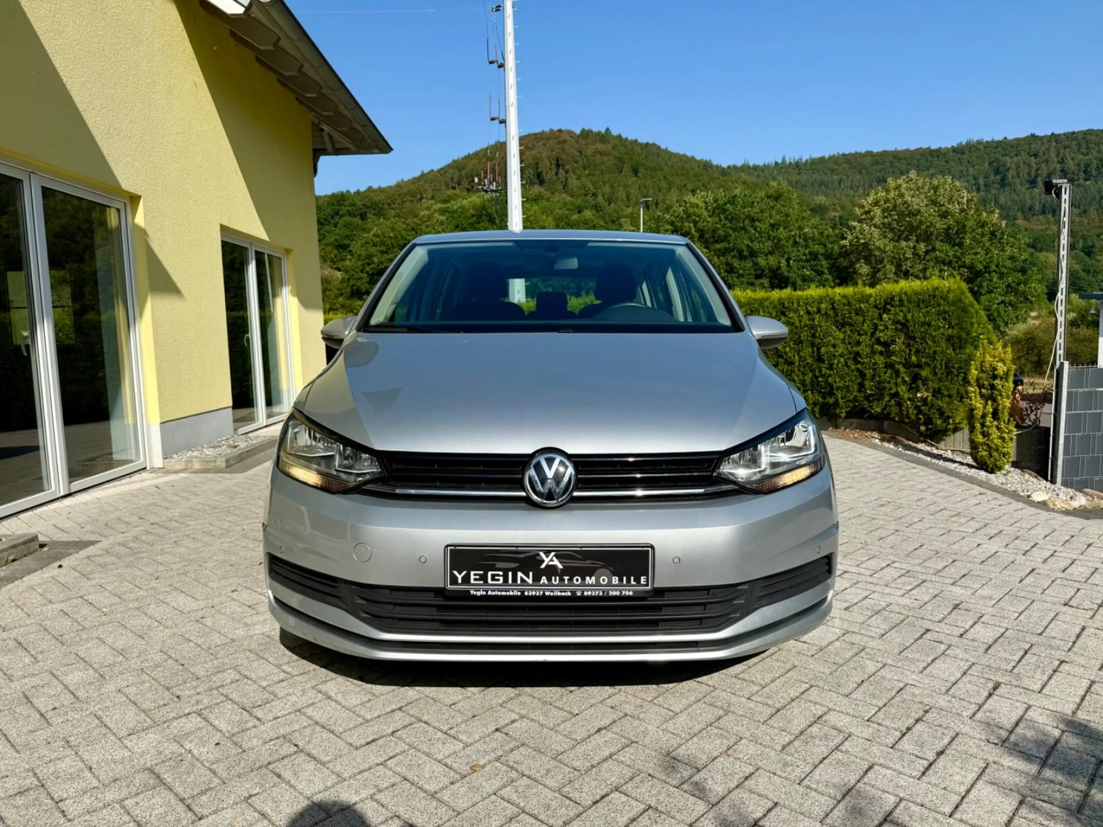 Volkswagen Touran 1.2 TSI Trendline Klima-AHK-7 Sitzer — photo 4