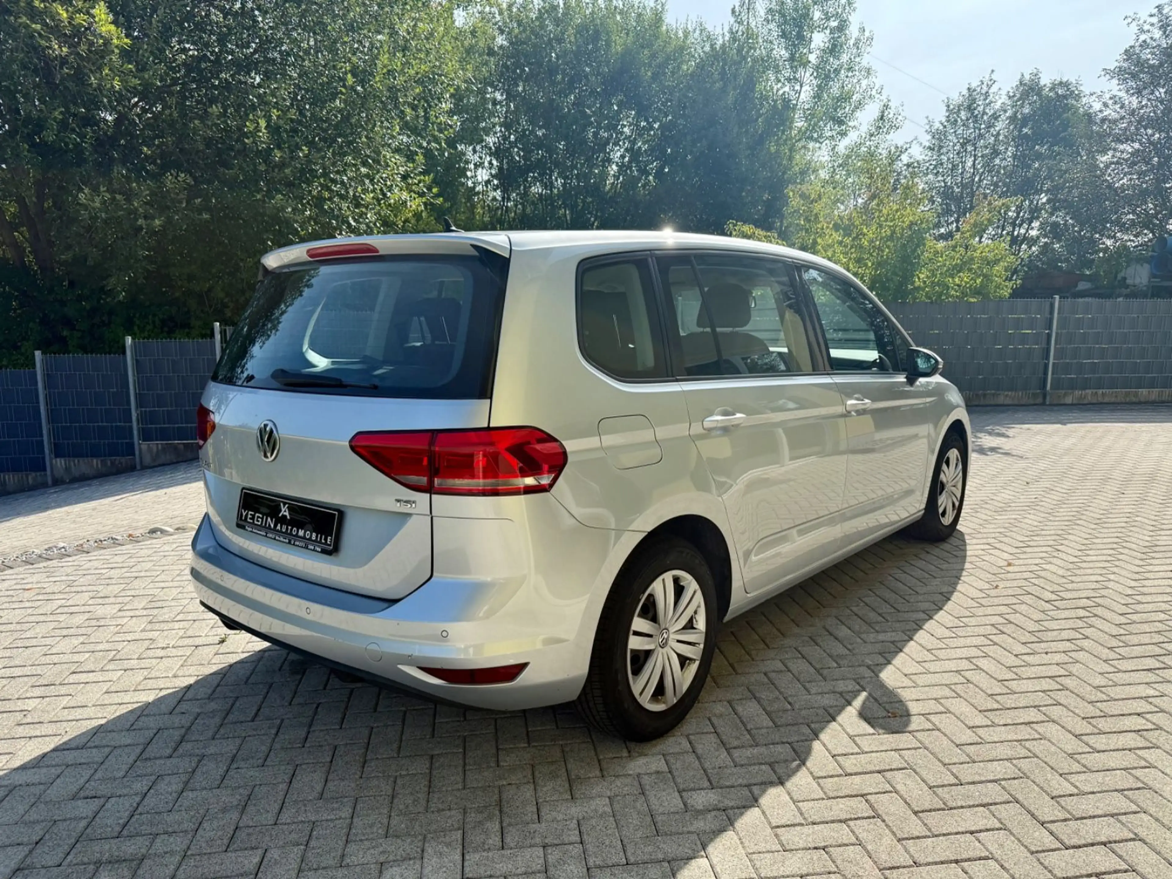 Volkswagen Touran 1.2 TSI Trendline Klima-AHK-7 Sitzer — photo 6