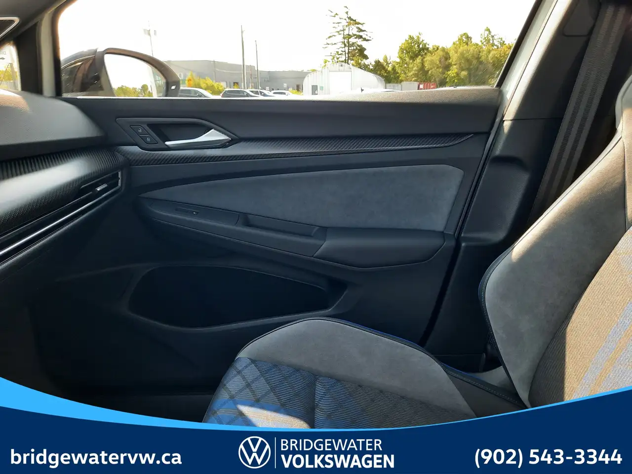 Volkswagen Golf R снимка Volkswagen Golf R