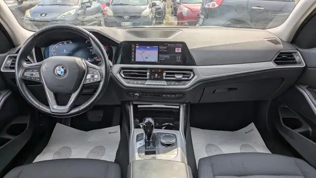 BMW 3 Series view 7