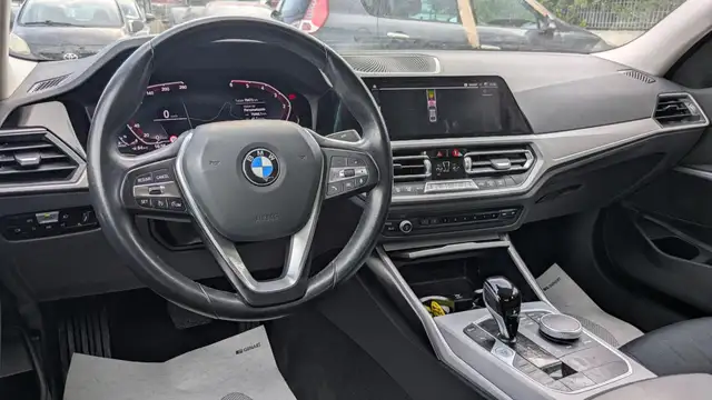 BMW 3 Series view 6