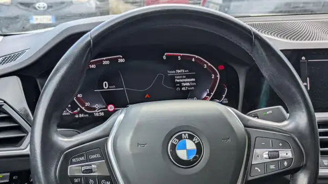 BMW 3 Series view 9