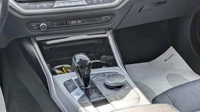 BMW 3 Series view 11