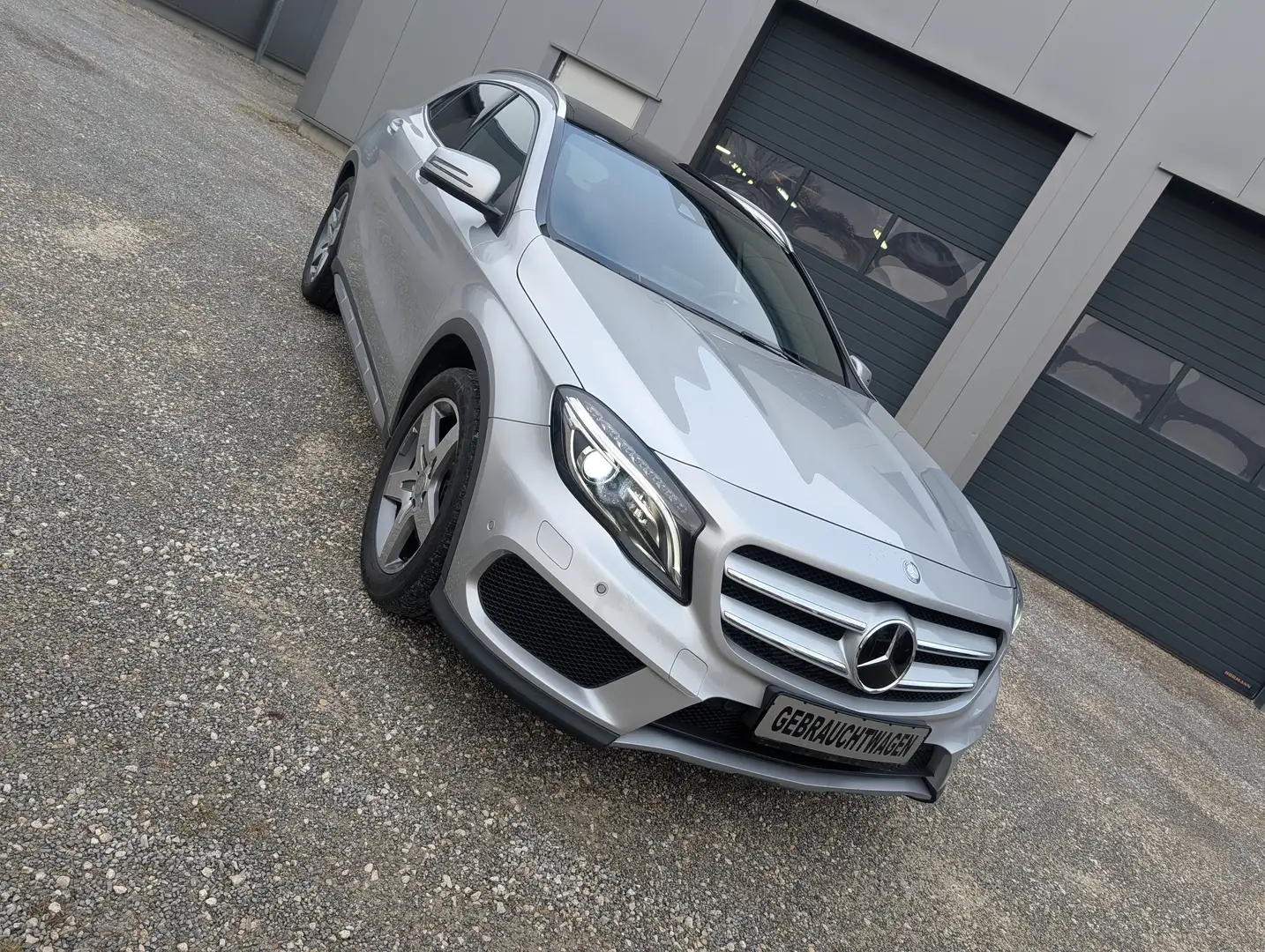 Mercedes-Benz GLA 250 GLA 250 4Matic (156.946) Grau - 1