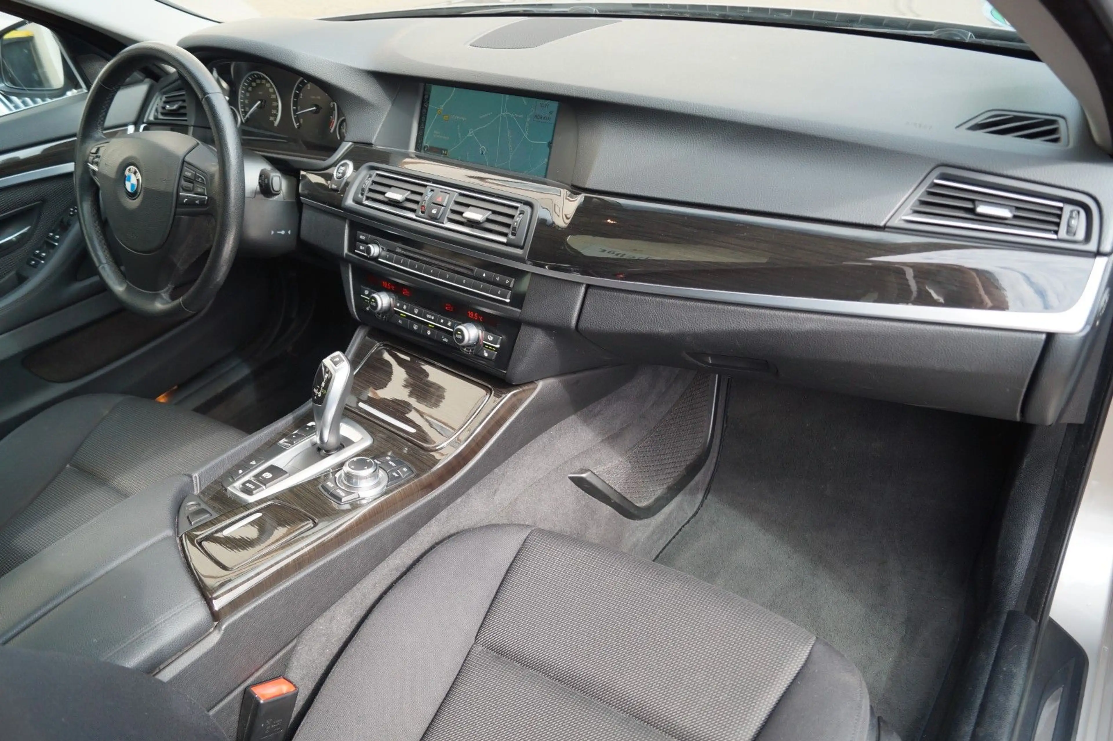 BMW 535 i xDrive Limousine Automatik aus 2.Hand! GSD — photo 13