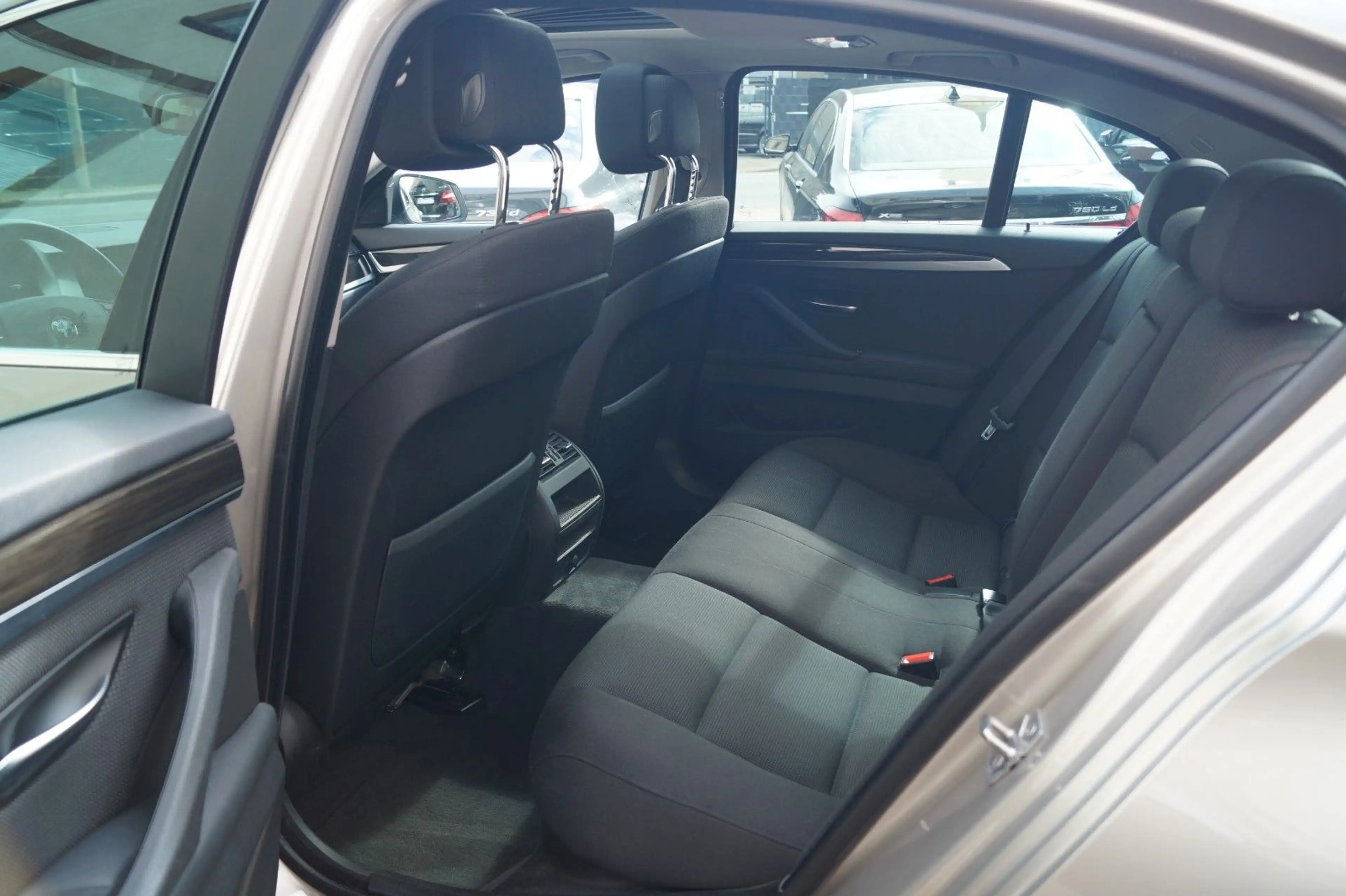 BMW 535 i xDrive Limousine Automatik aus 2.Hand! GSD — photo 20