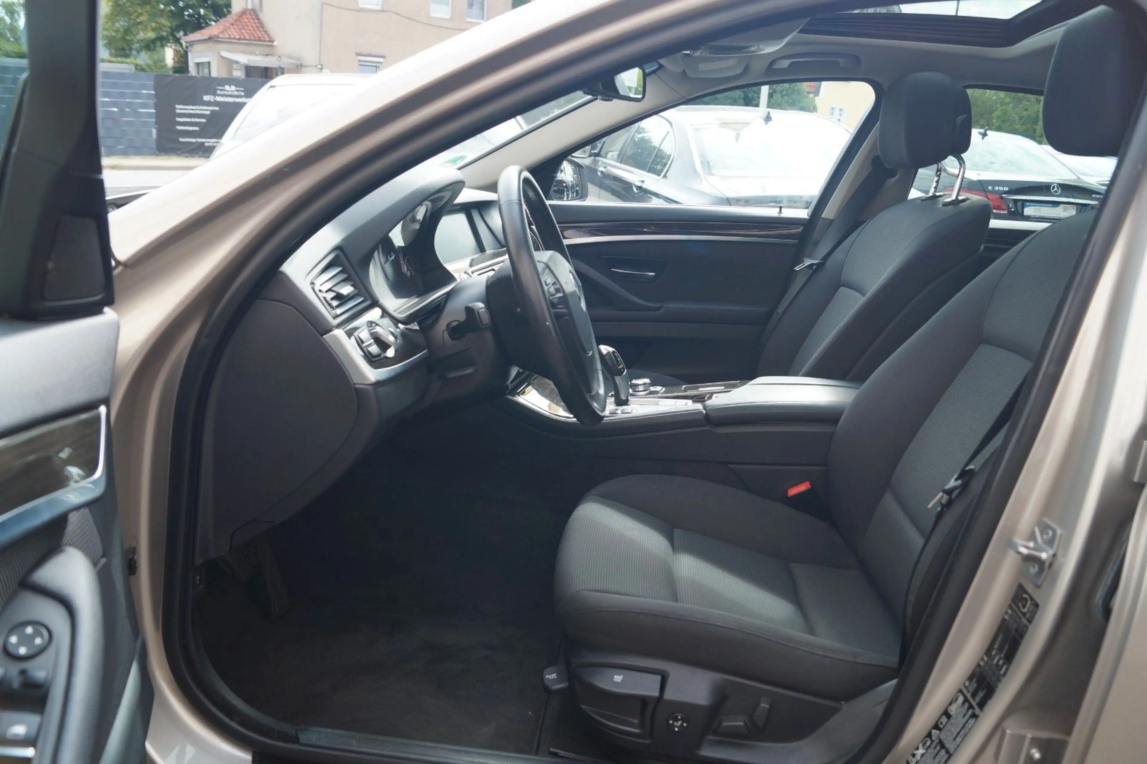 BMW 535 i xDrive Limousine Automatik aus 2.Hand! GSD — photo 10