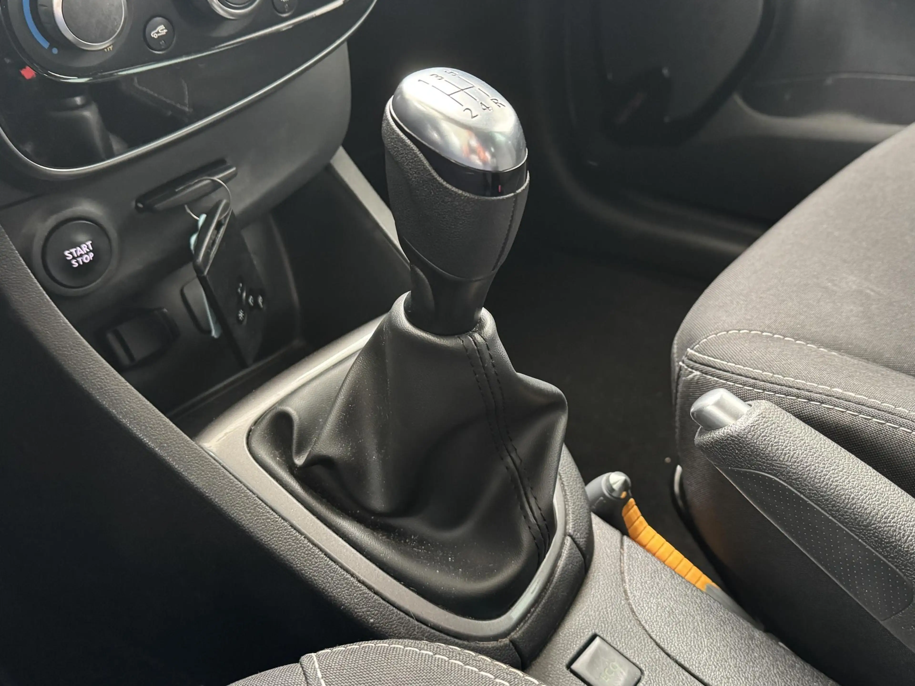 Renault Clio 0.9 TCe Limited | Navigatie | Airco | Parkeersenso — photo 21