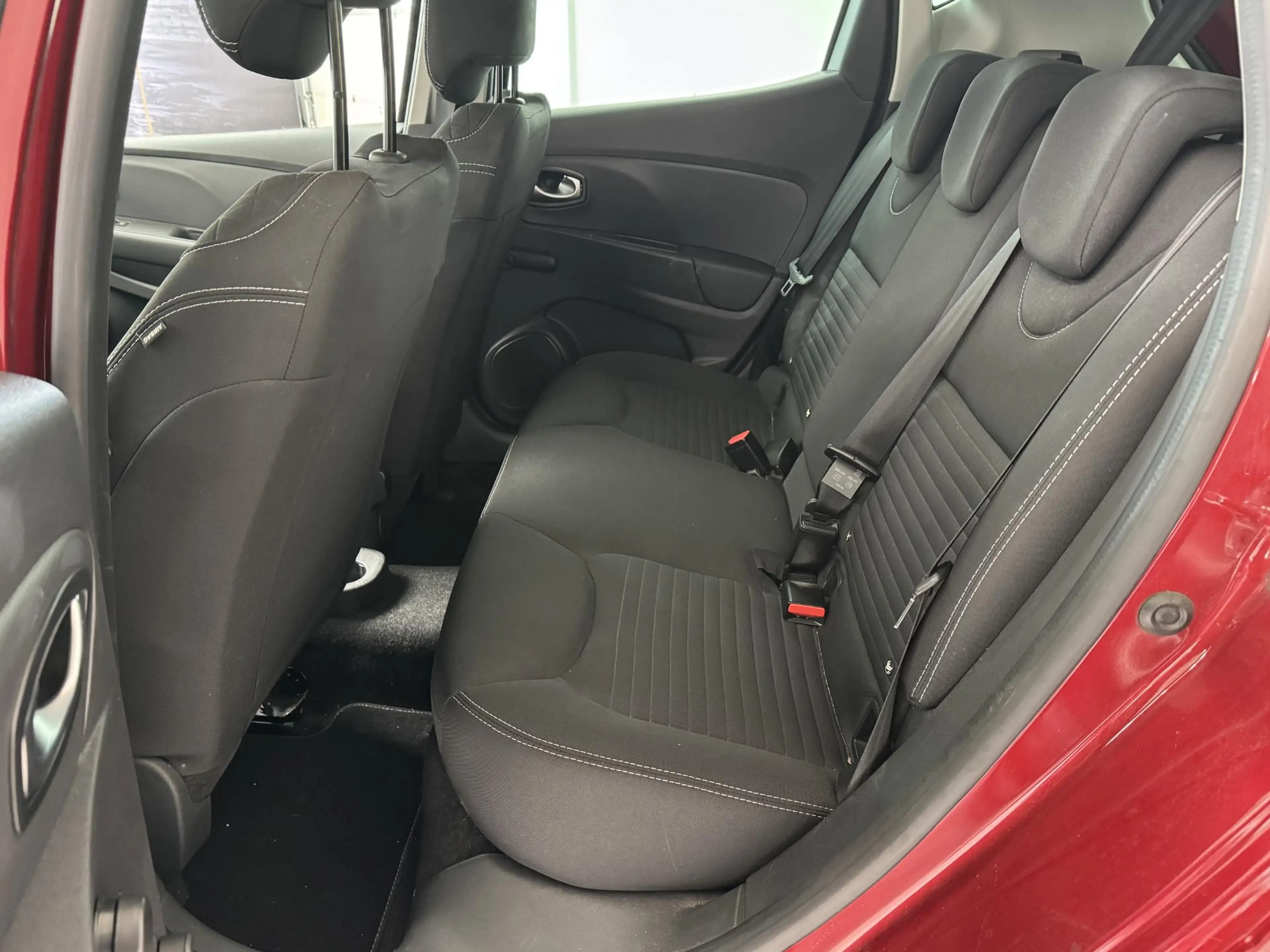 Renault Clio 0.9 TCe Limited | Navigatie | Airco | Parkeersenso — photo 8