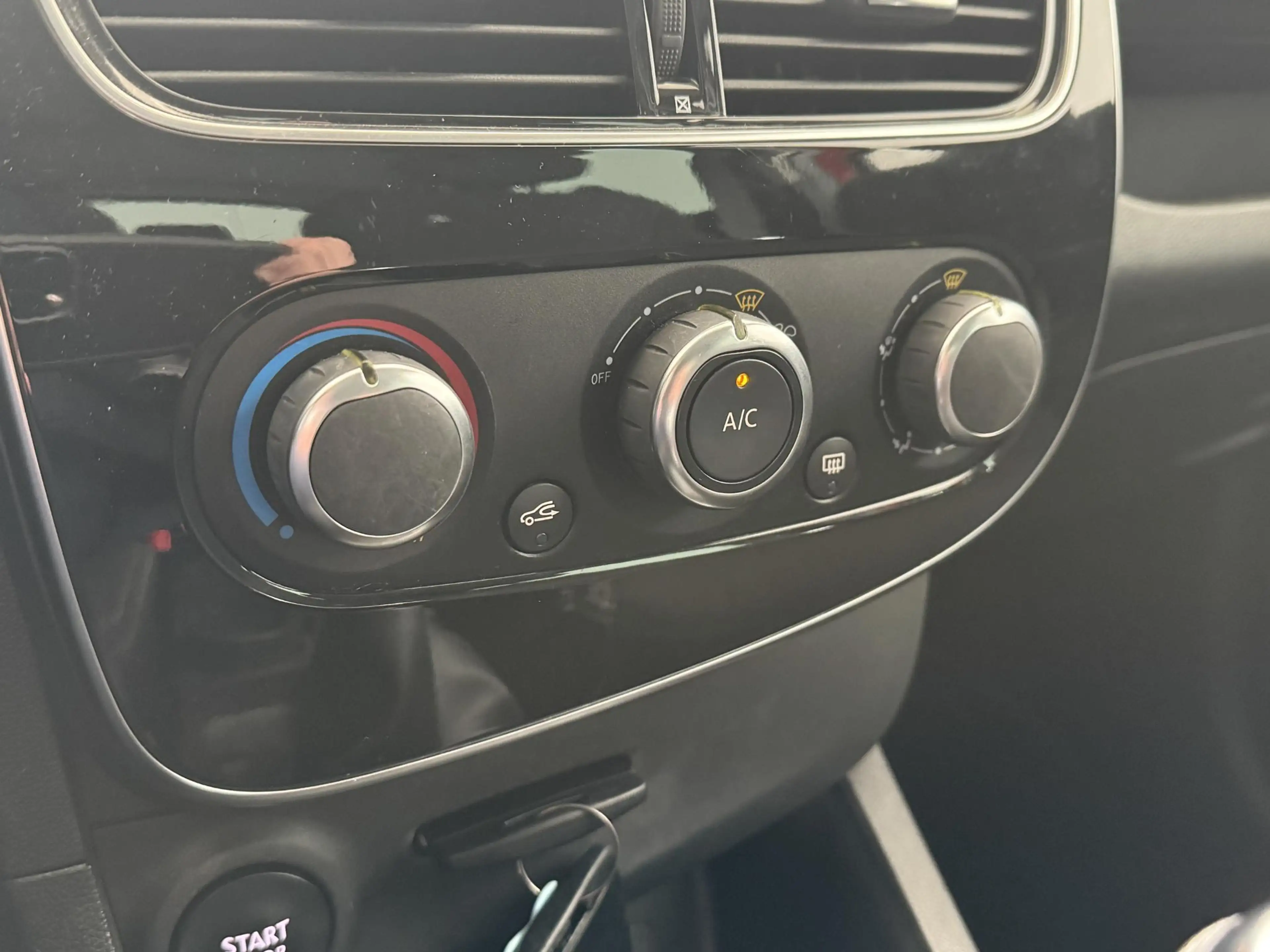 Renault Clio 0.9 TCe Limited | Navigatie | Airco | Parkeersenso — photo 19