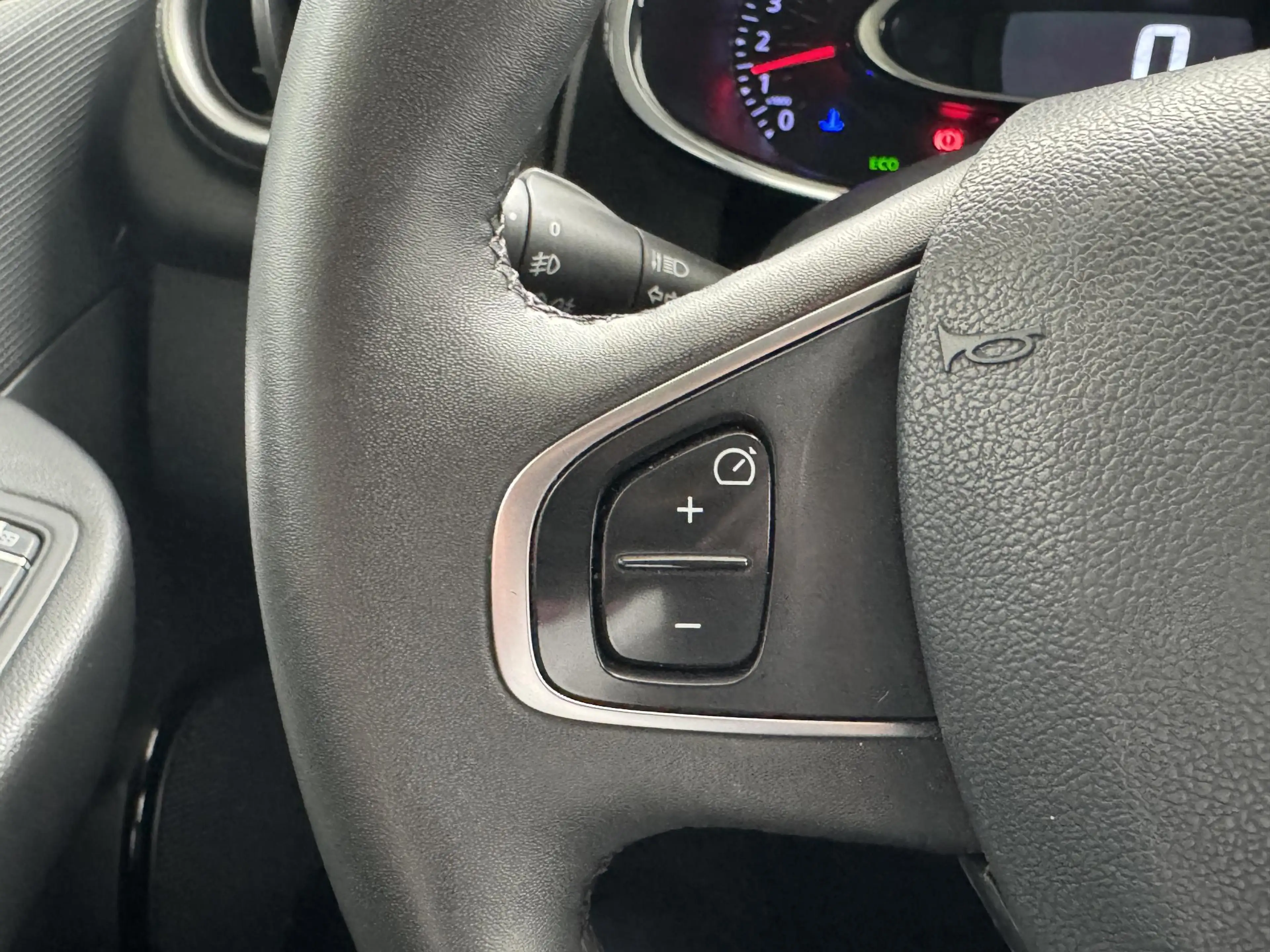 Renault Clio 0.9 TCe Limited | Navigatie | Airco | Parkeersenso — photo 16