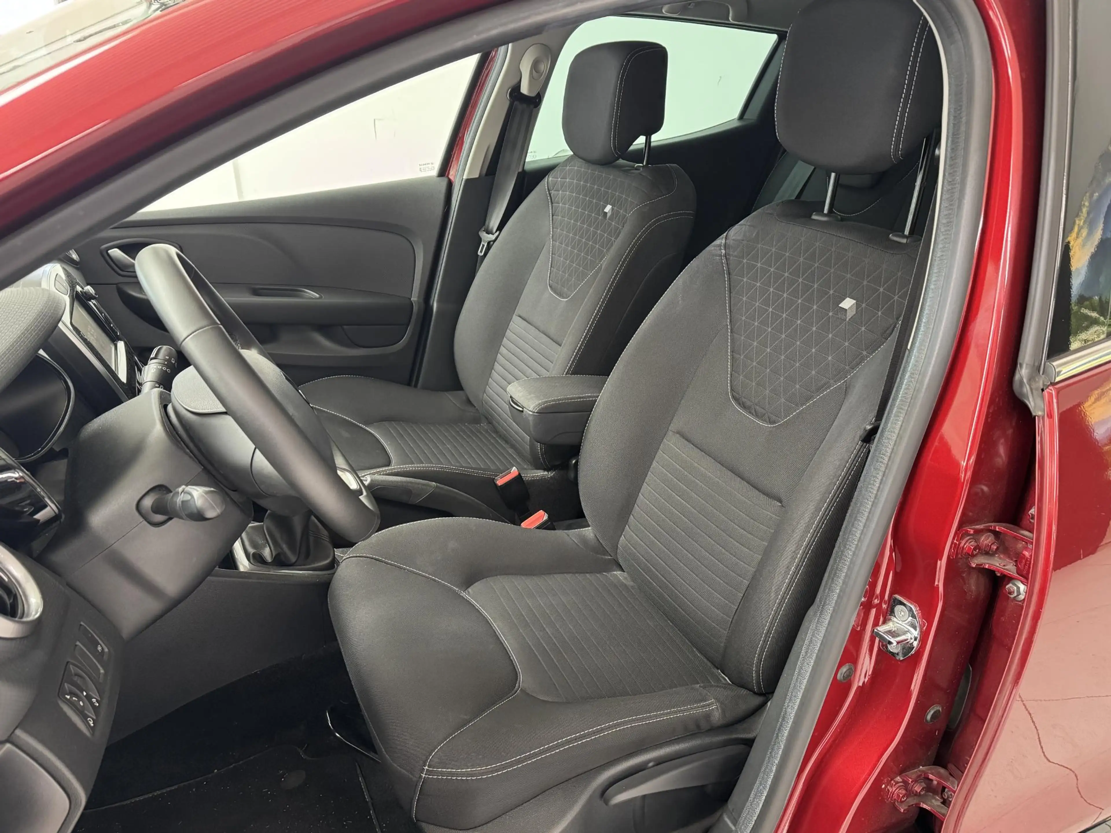 Renault Clio 0.9 TCe Limited | Navigatie | Airco | Parkeersenso — photo 7