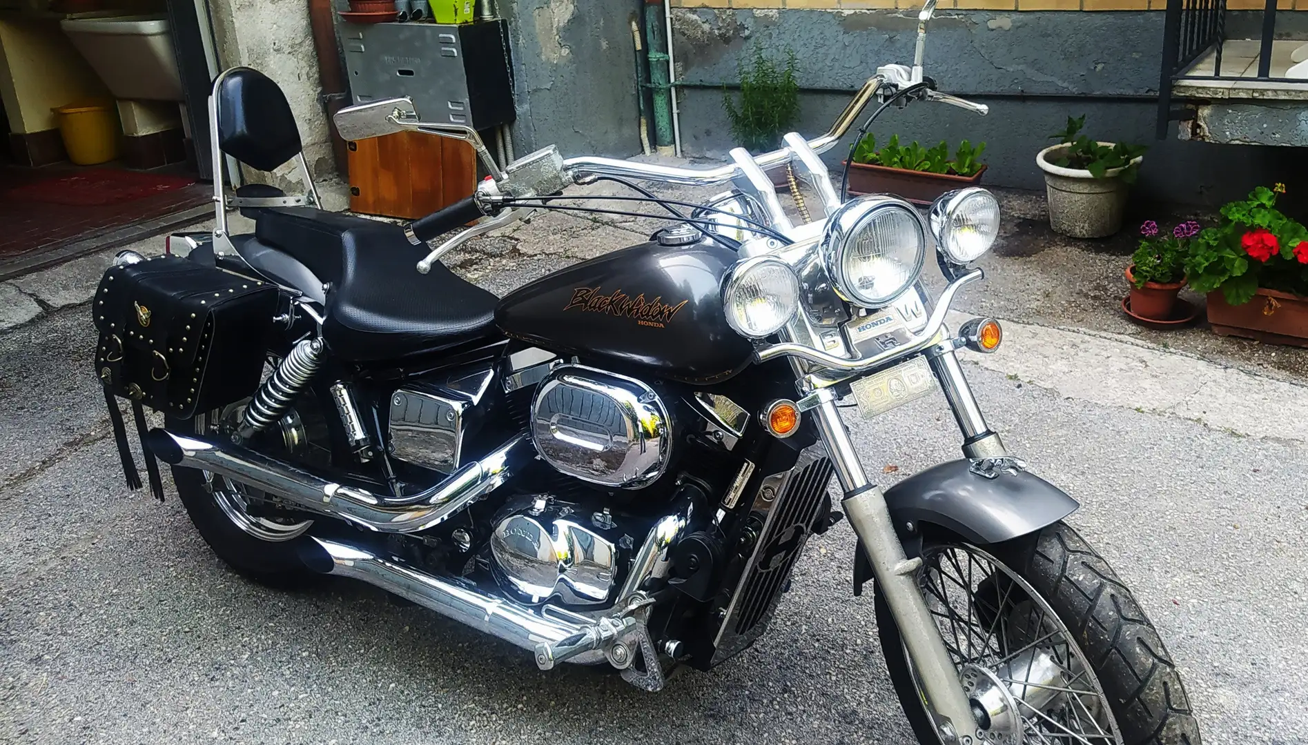 Honda Black Widow Custom - 1