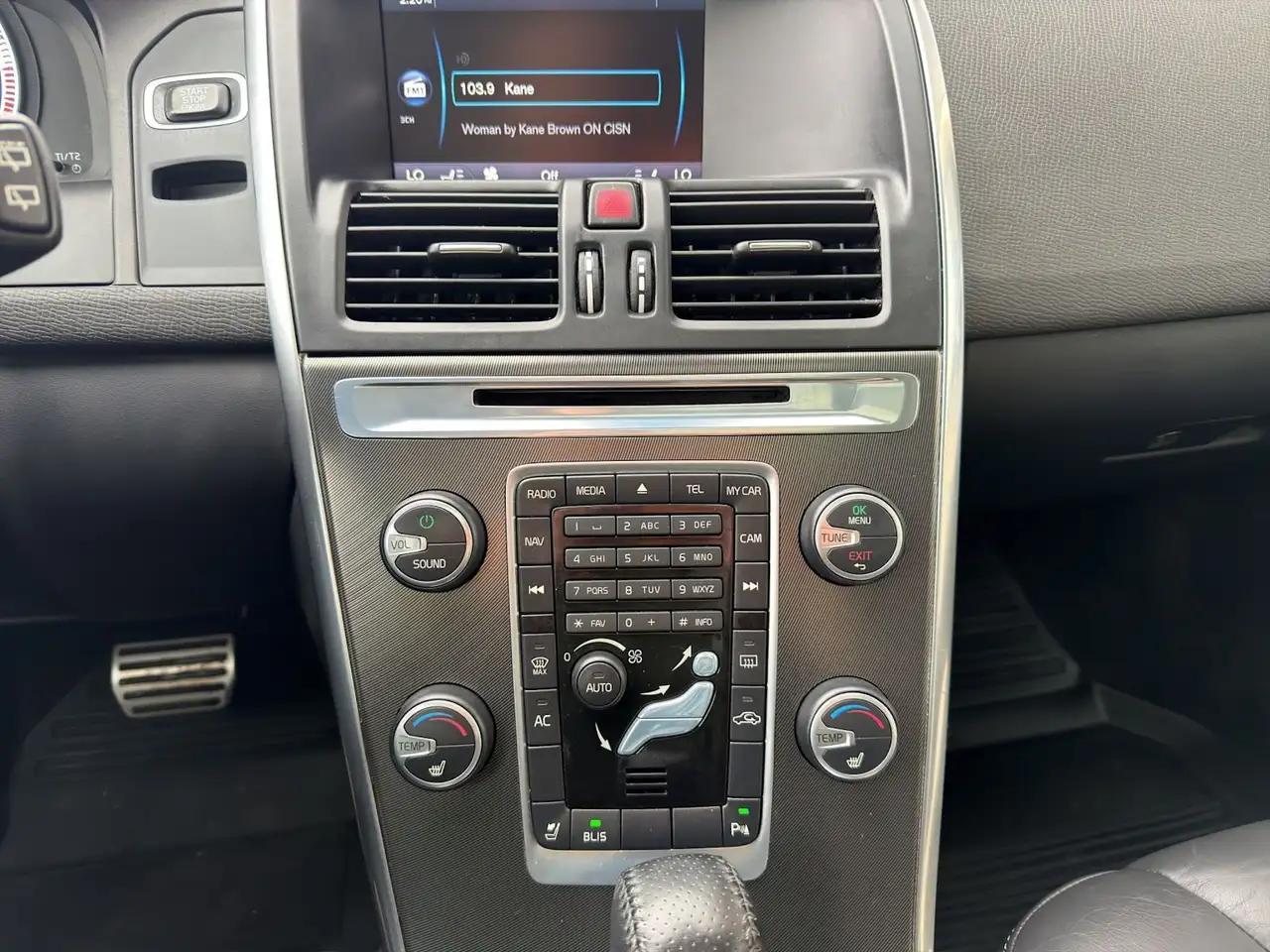 Volvo XC60 photo Volvo XC60