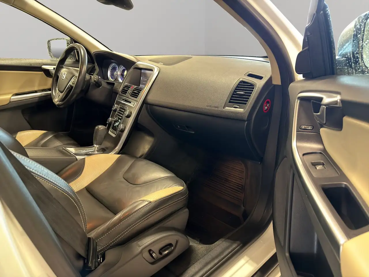 Volvo XC60 photo Volvo XC60