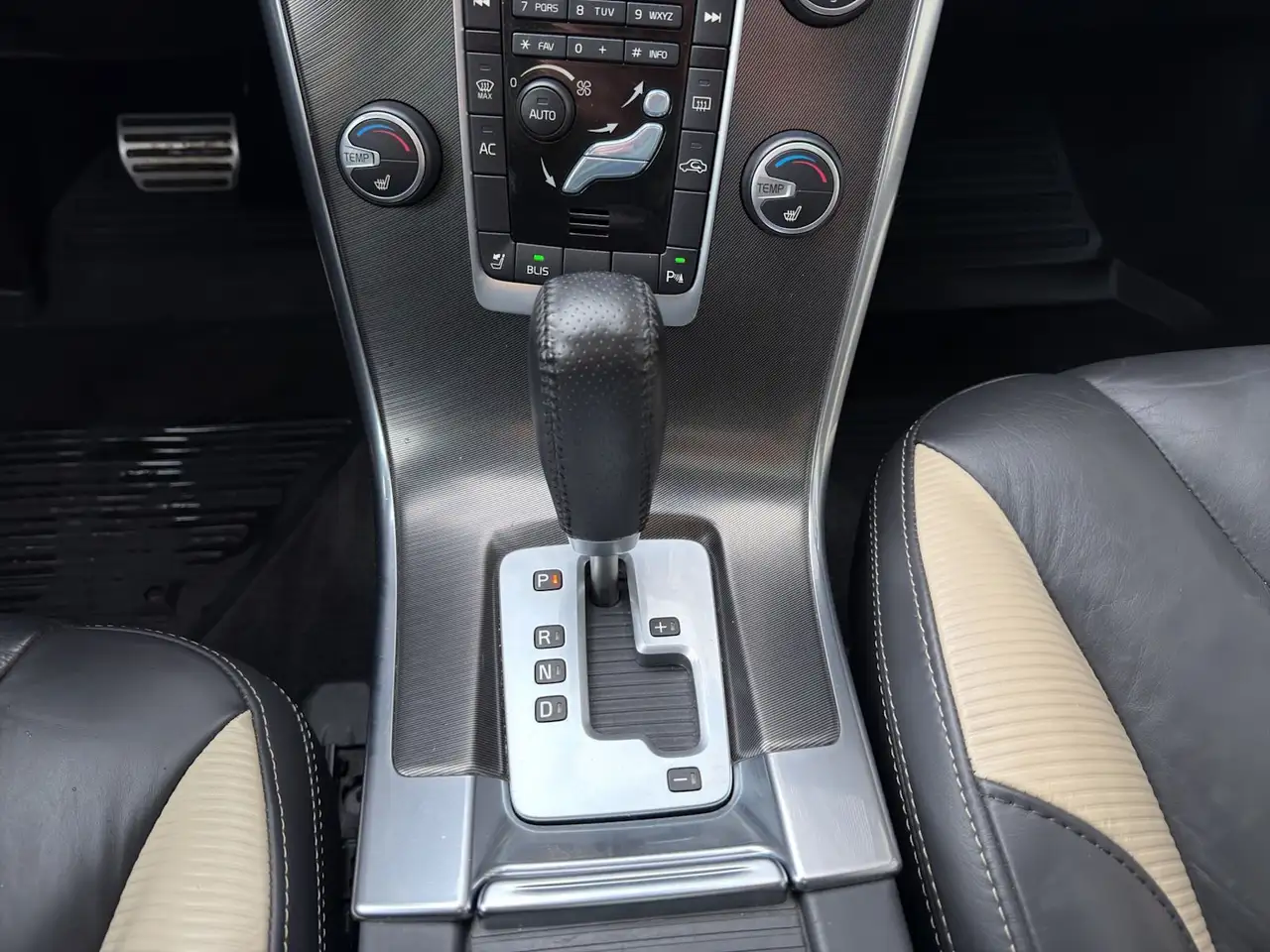 Volvo XC60 photo Volvo XC60