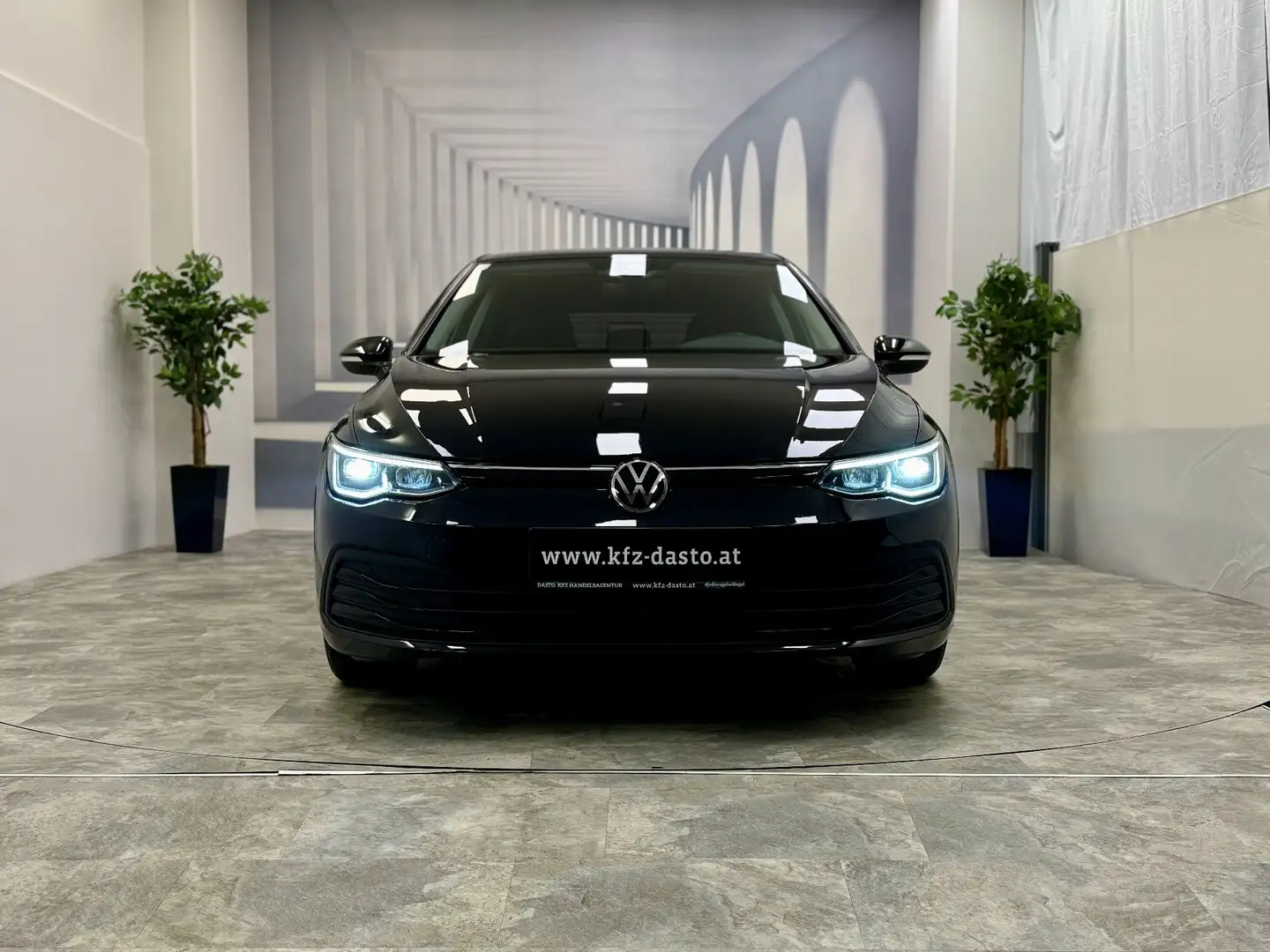 Volkswagen Golf LIFE__2.0TDI__ACC__LED__RFK__BLACK PEARL_ Schwarz - 2