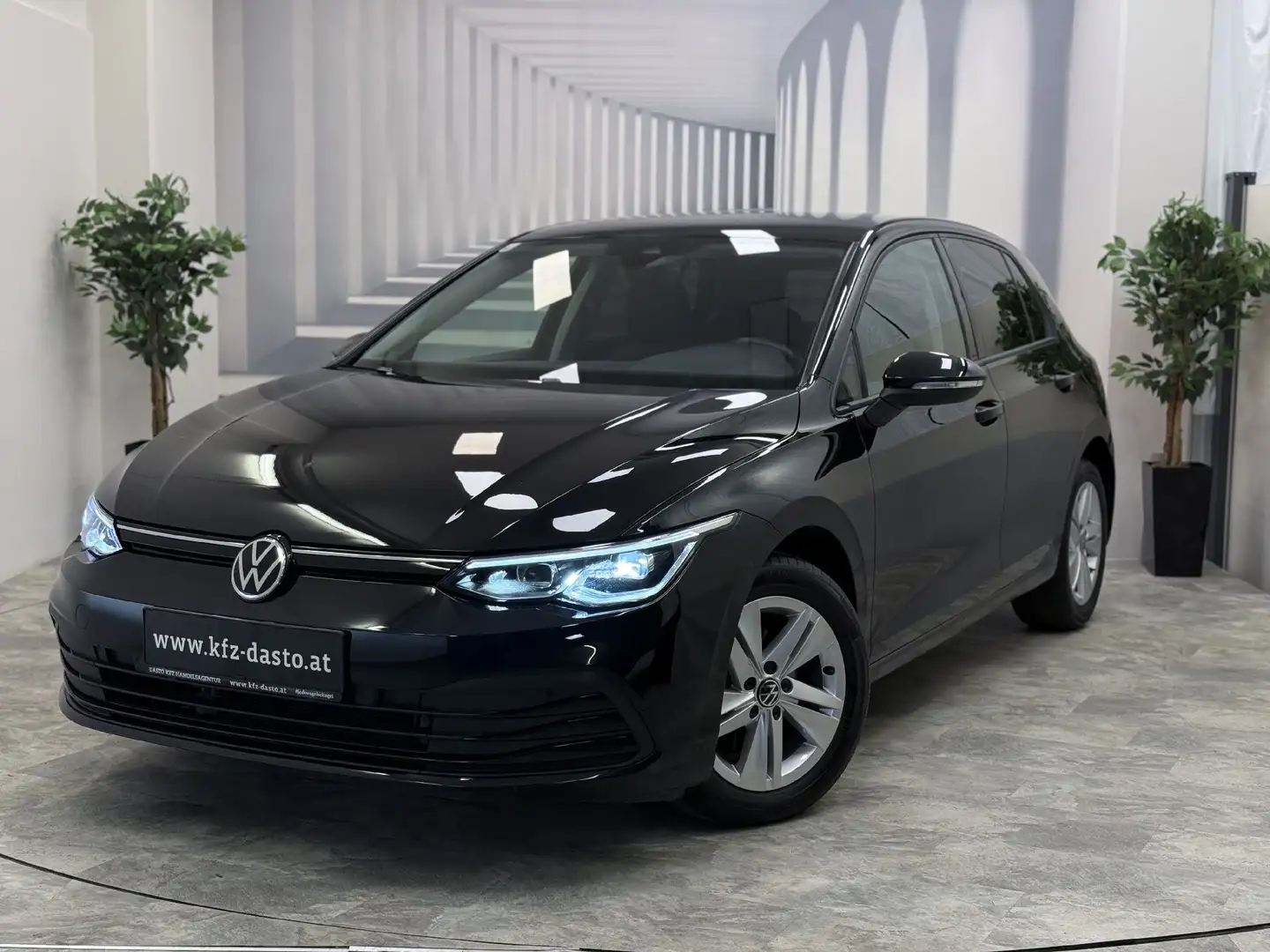 Volkswagen Golf LIFE__2.0TDI__ACC__LED__RFK__BLACK PEARL_ Schwarz - 1