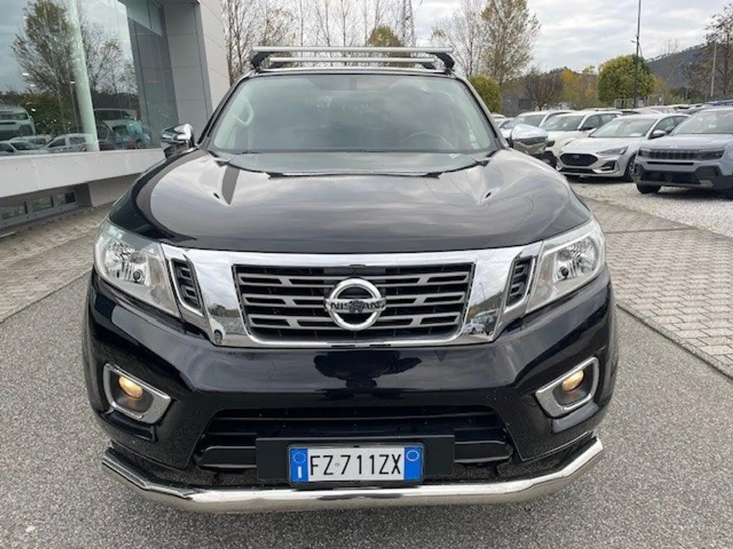Nissan Navara Navara 2.3 dci d.cab N-Connecta 4wd 190cv E6 Schwarz - 2