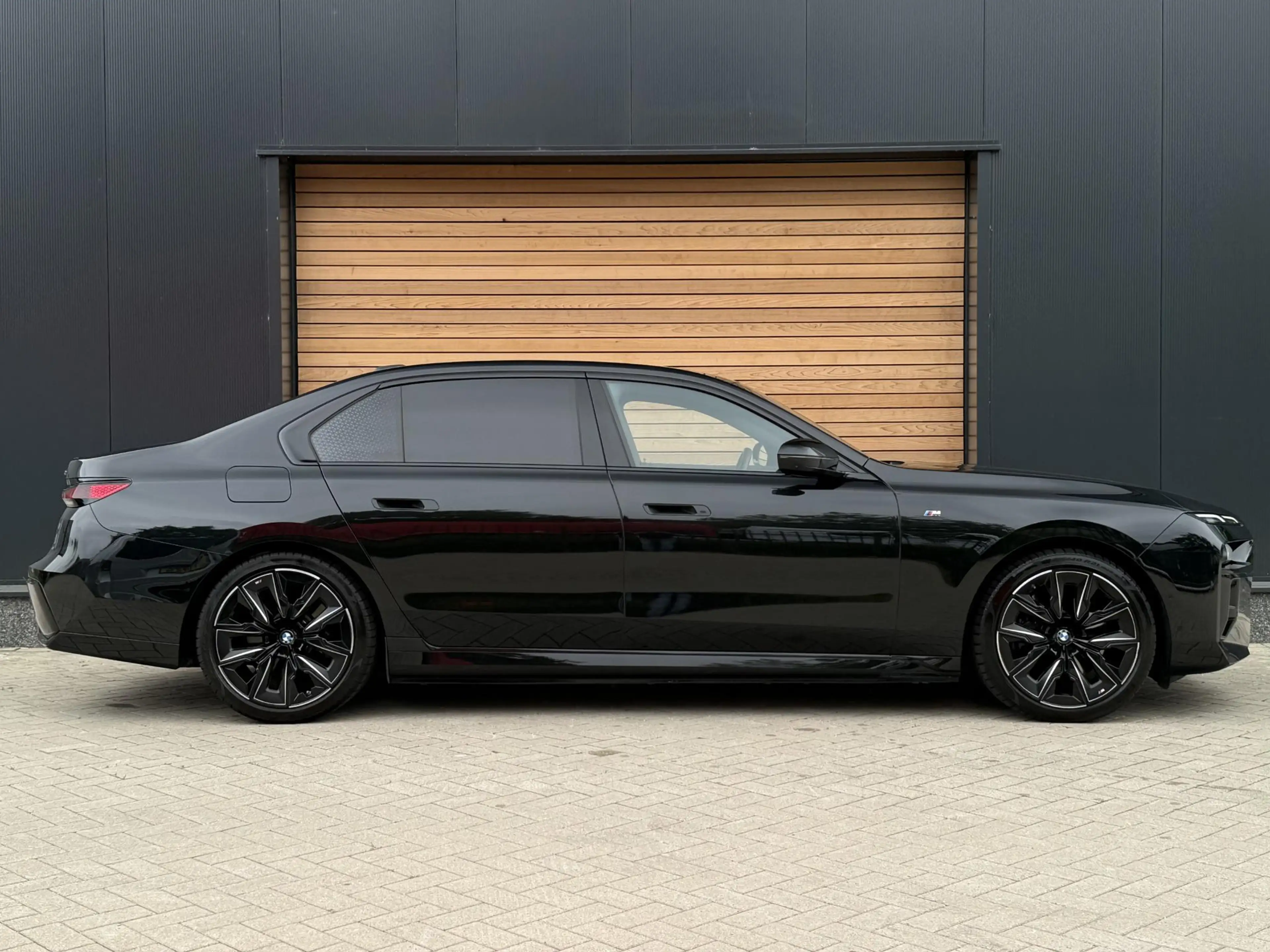 BMW 750 7-serie 750e xDrive MASSAGE|INNOVATIE-PACK|SKYLOUN — photo 2