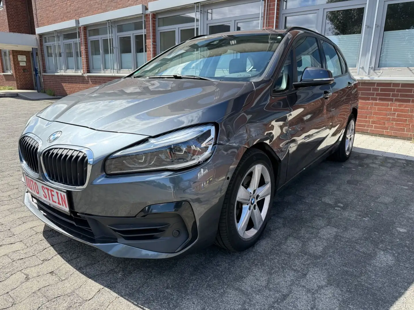 BMW 218 i Active Tourer KAMERA*START/STOP*SHZ*1.HAND Gris - 1