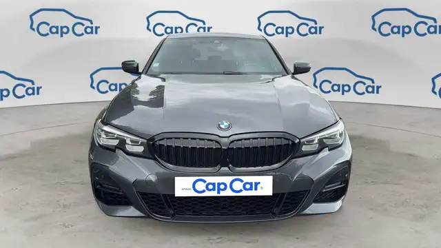 BMW 3 Series view 5