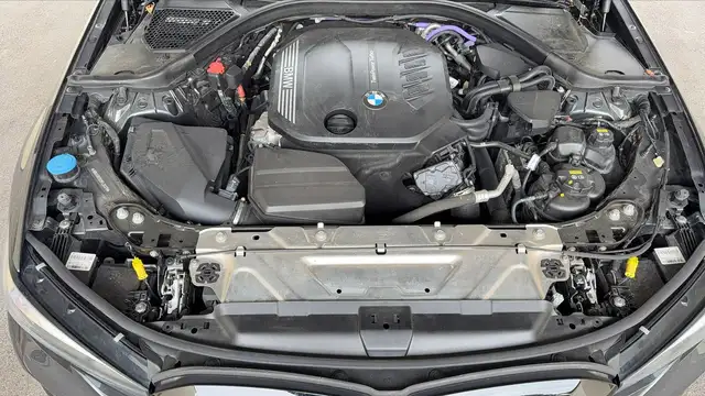 BMW 3 Series view 15