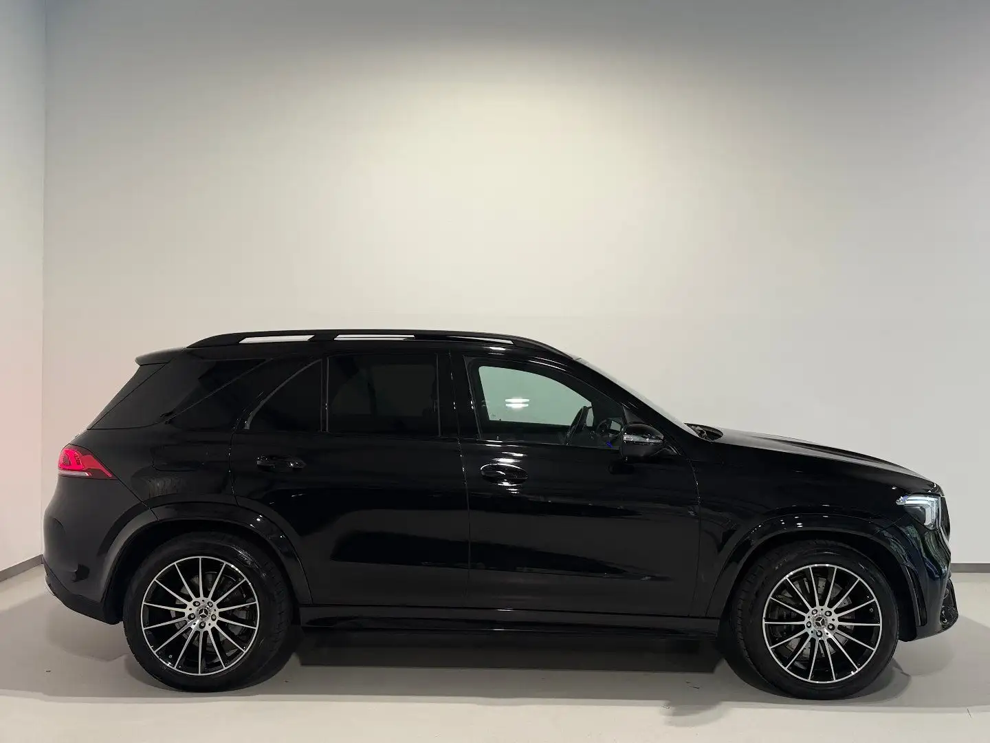 Mercedes-Benz GLE 350 350De 4Matic AMG-Sport/Panorama/AHK/Burmester/Sit Schwarz - 2