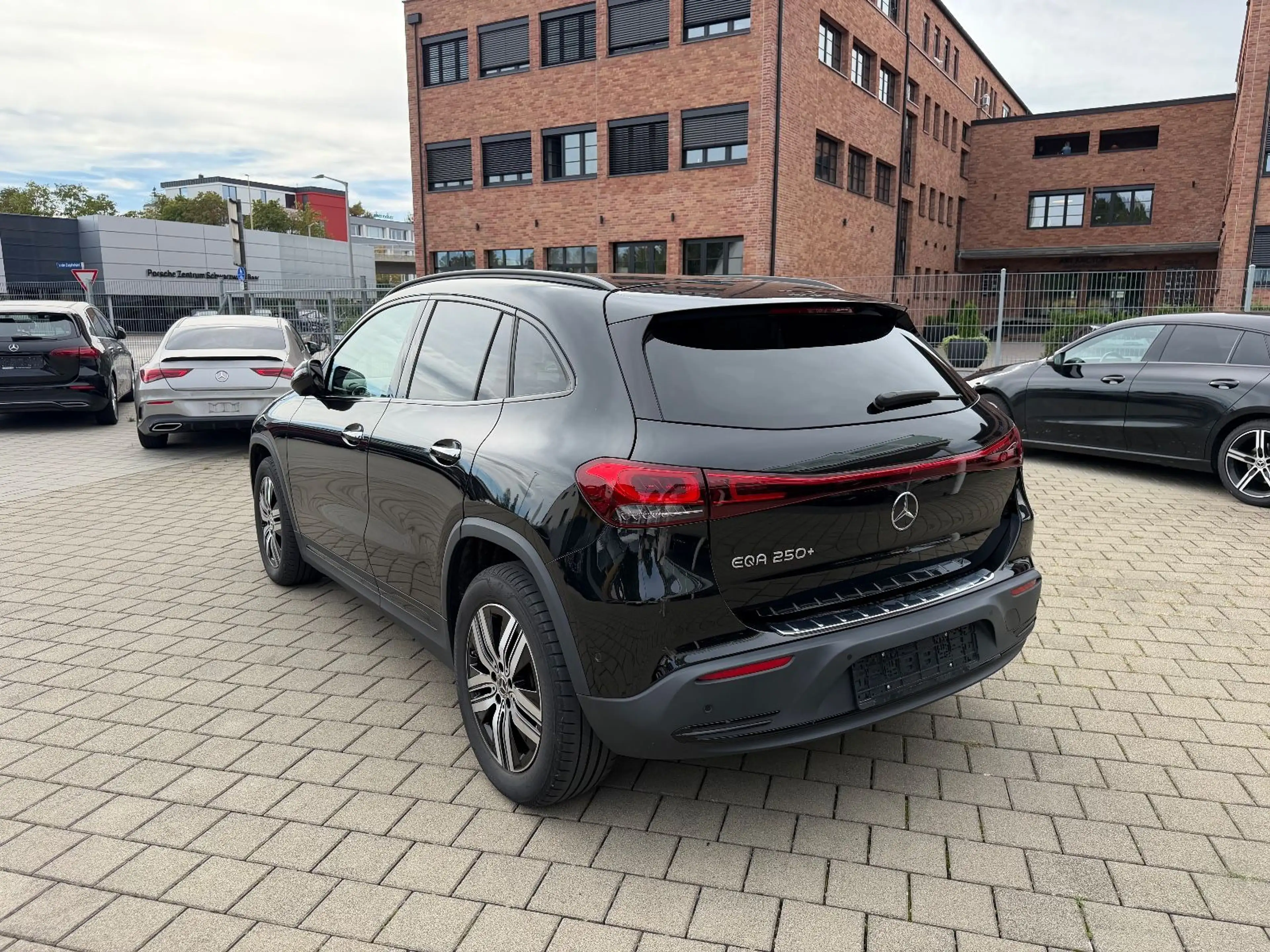 Mercedes-Benz EQA 250+ MBUX*AHK*Rcam*Navi — photo 8