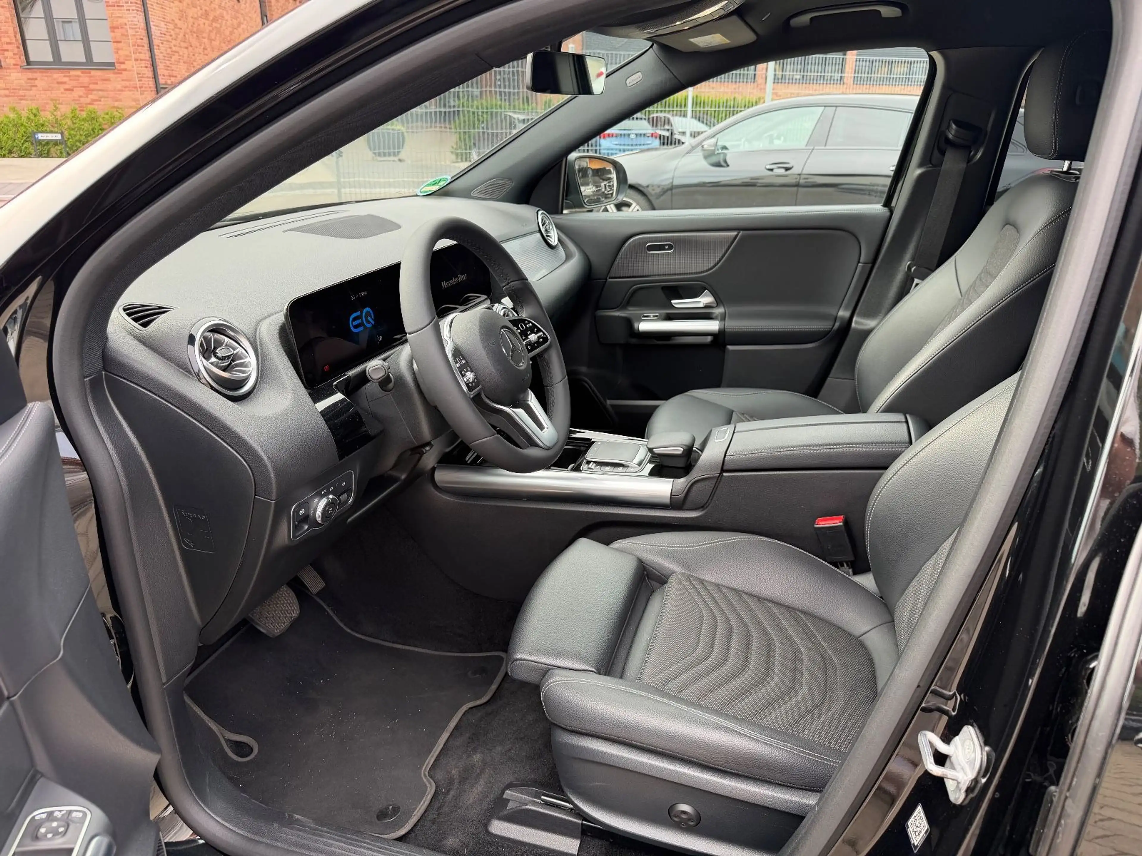 Mercedes-Benz EQA 250+ MBUX*AHK*Rcam*Navi — photo 11