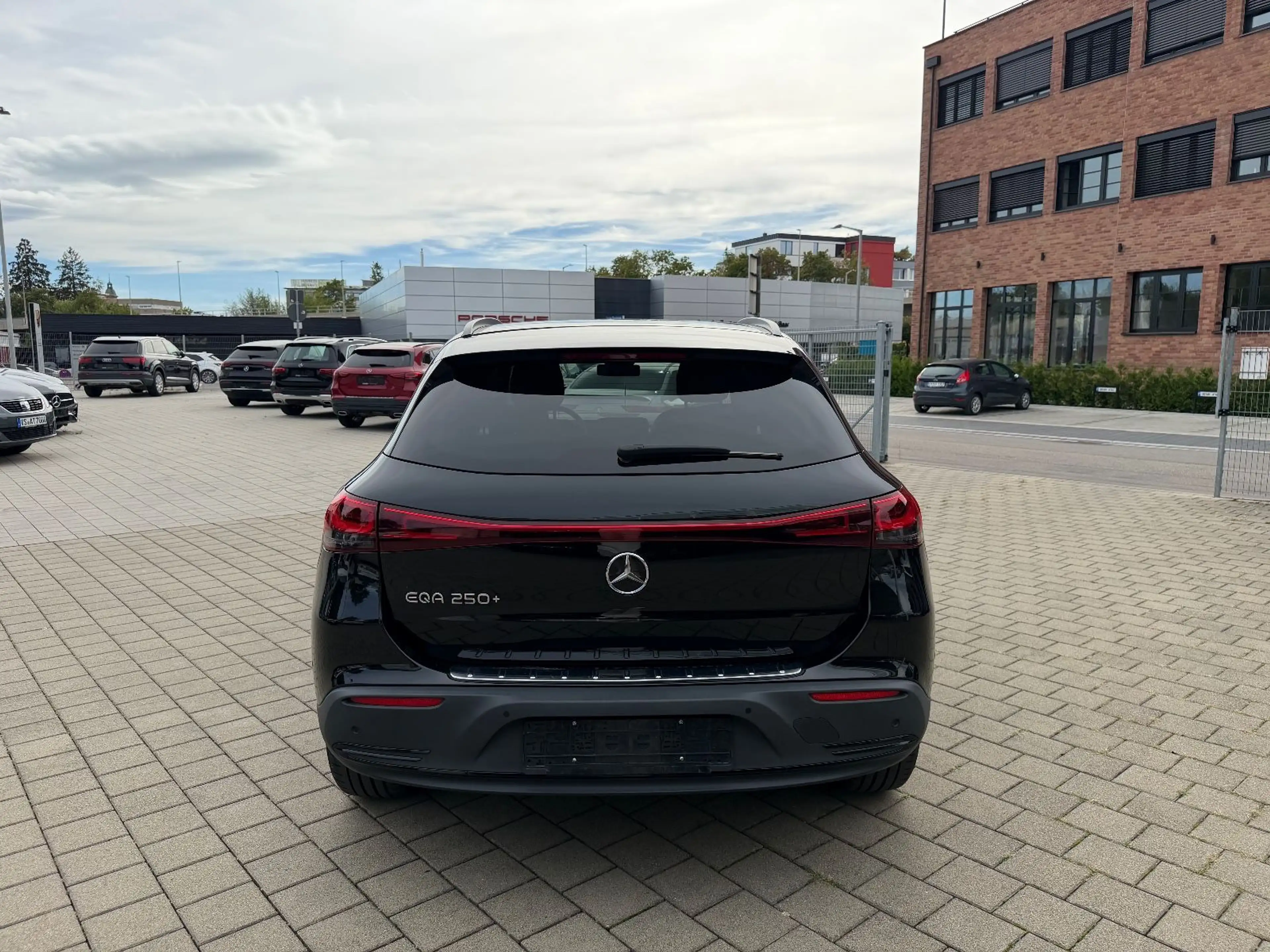 Mercedes-Benz EQA 250+ MBUX*AHK*Rcam*Navi — photo 6