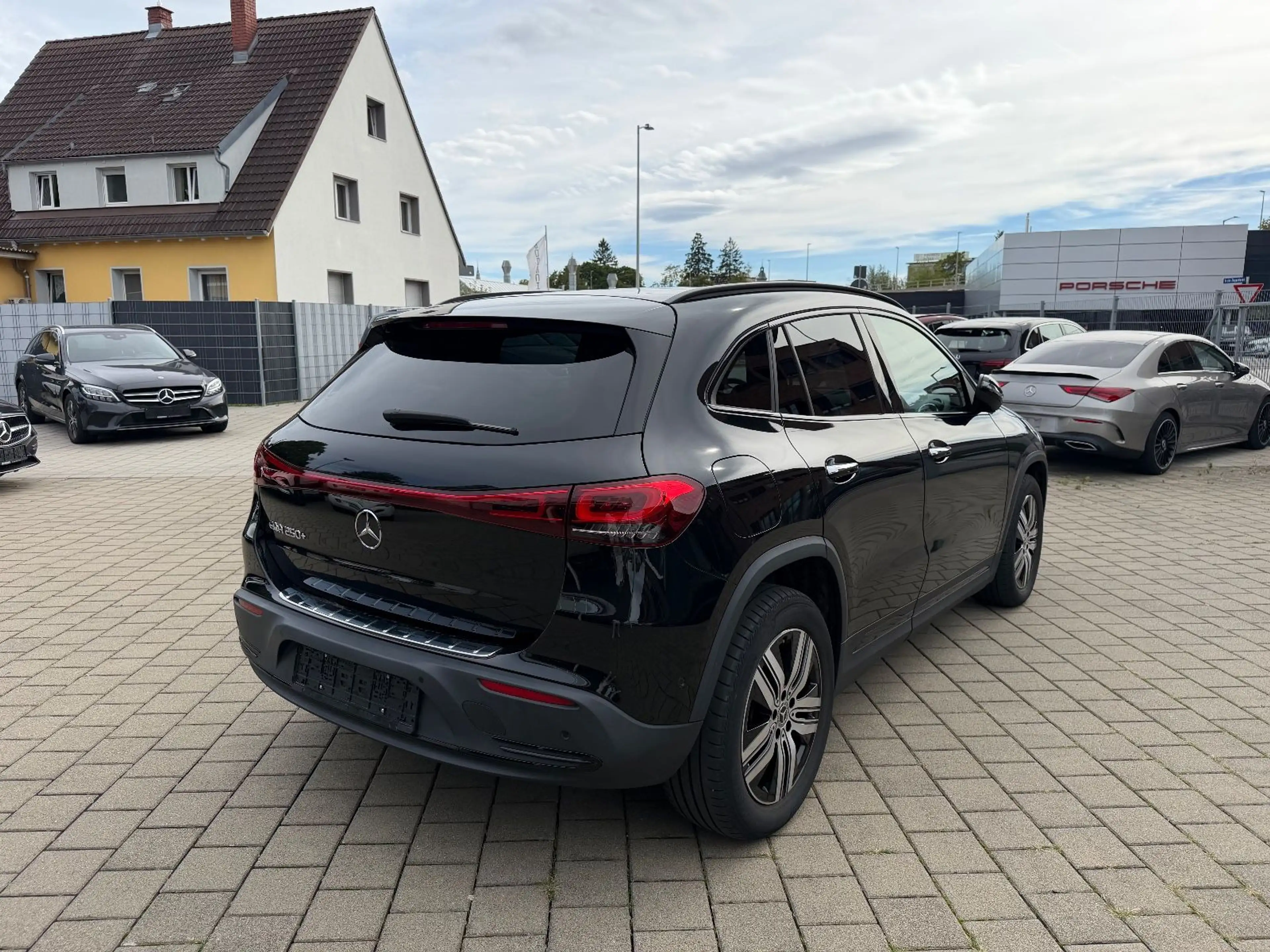 Mercedes-Benz EQA 250+ MBUX*AHK*Rcam*Navi — photo 7