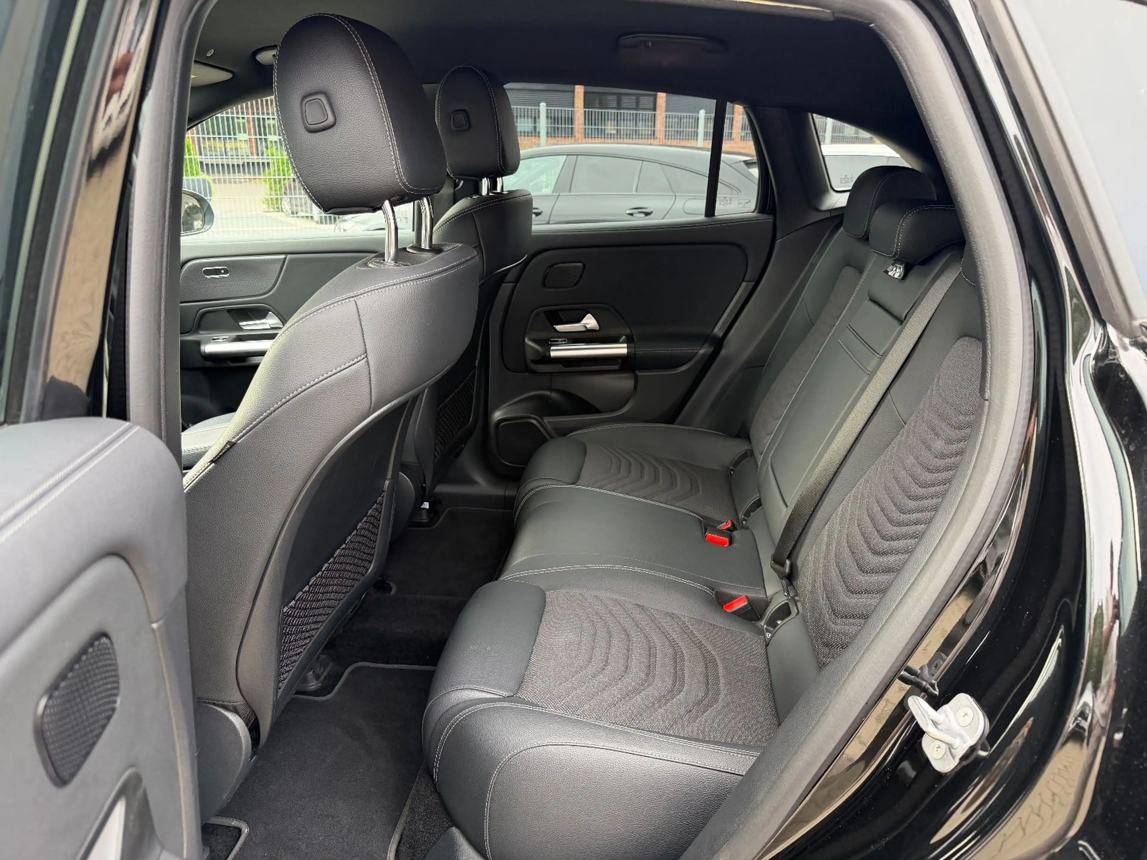 Mercedes-Benz EQA 250+ MBUX*AHK*Rcam*Navi — photo 15