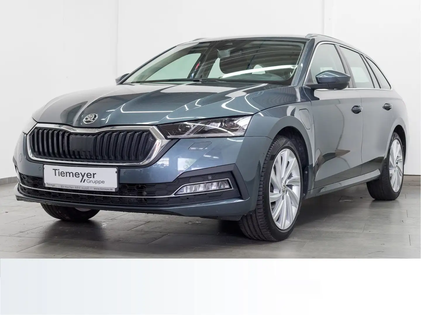 Skoda Octavia Combi iV STYLE LM18 KAMERA COLUMBUS HEAD Grau - 2