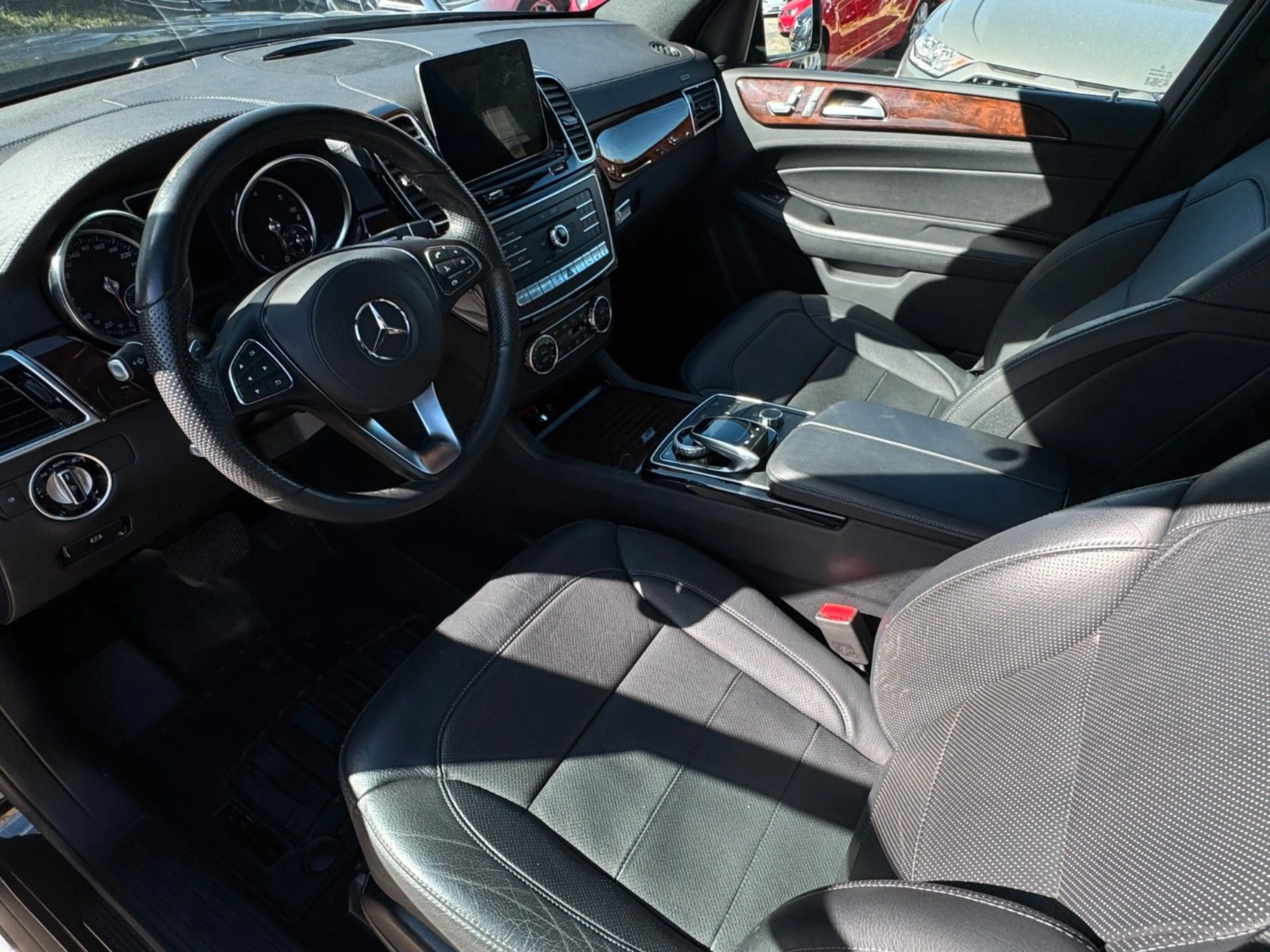 Mercedes-Benz GLS 350 d 4Matic 7-Sitzer*1.Hd*Pano*Airmatic*360 — photo 11